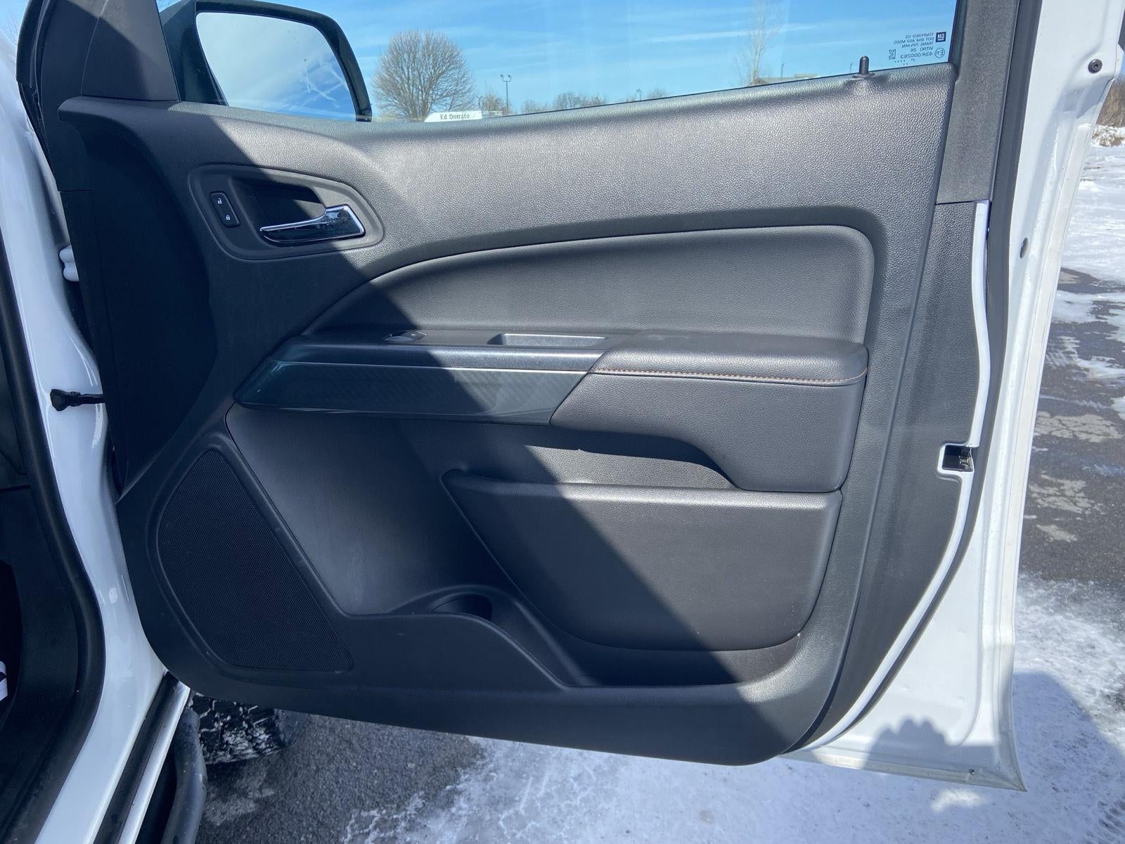 2022 GMC Canyon 4WD AT4 w/Leather