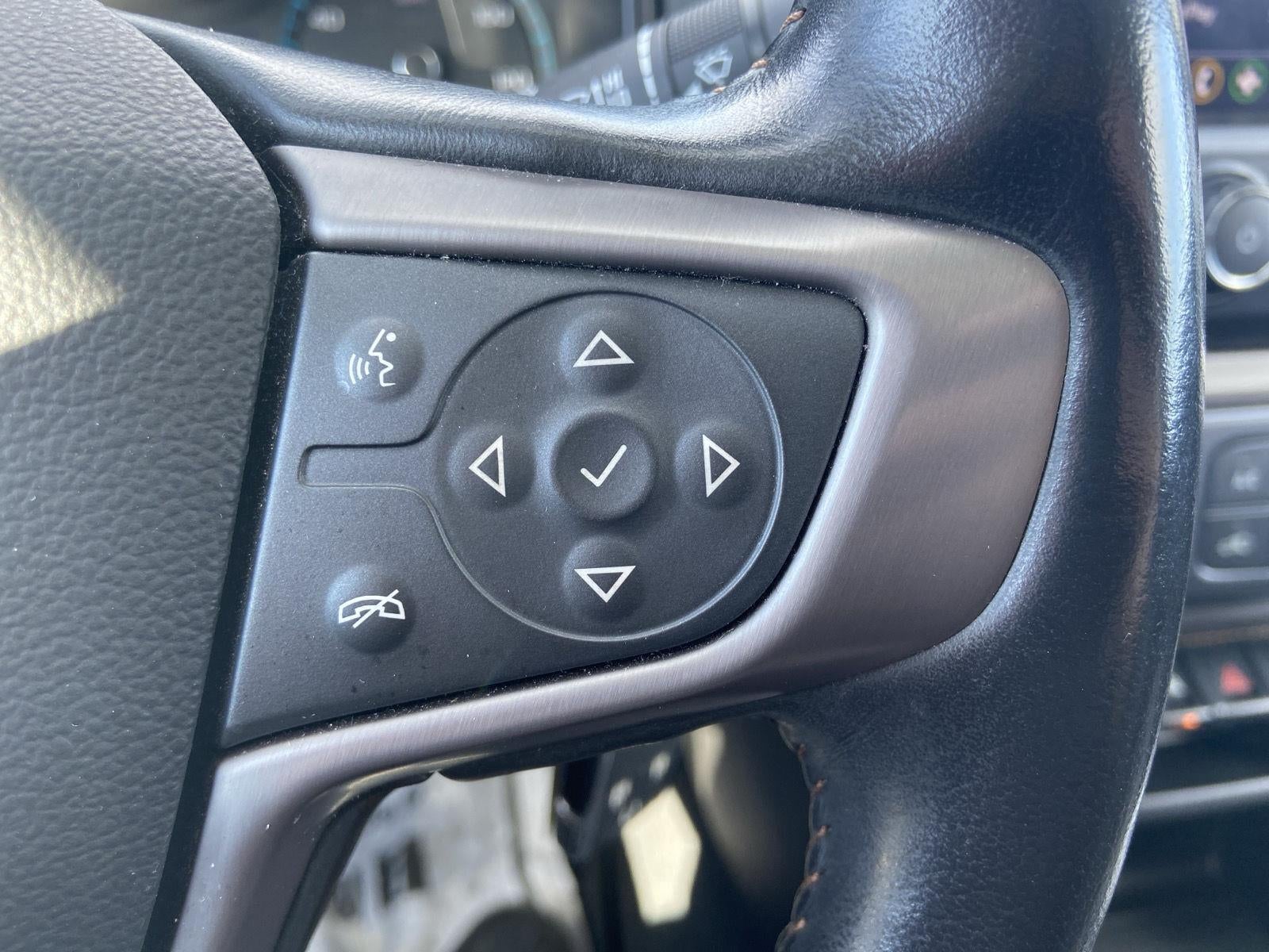 2022 GMC Canyon 4WD AT4 w/Leather