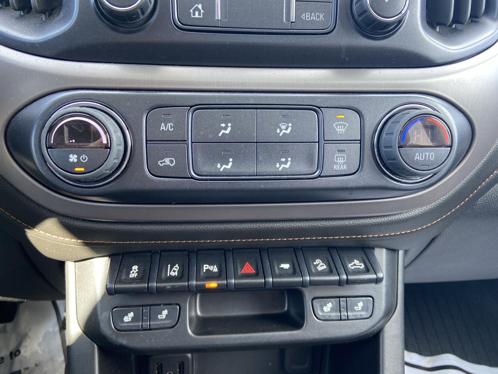 2022 GMC Canyon 4WD AT4 w/Leather