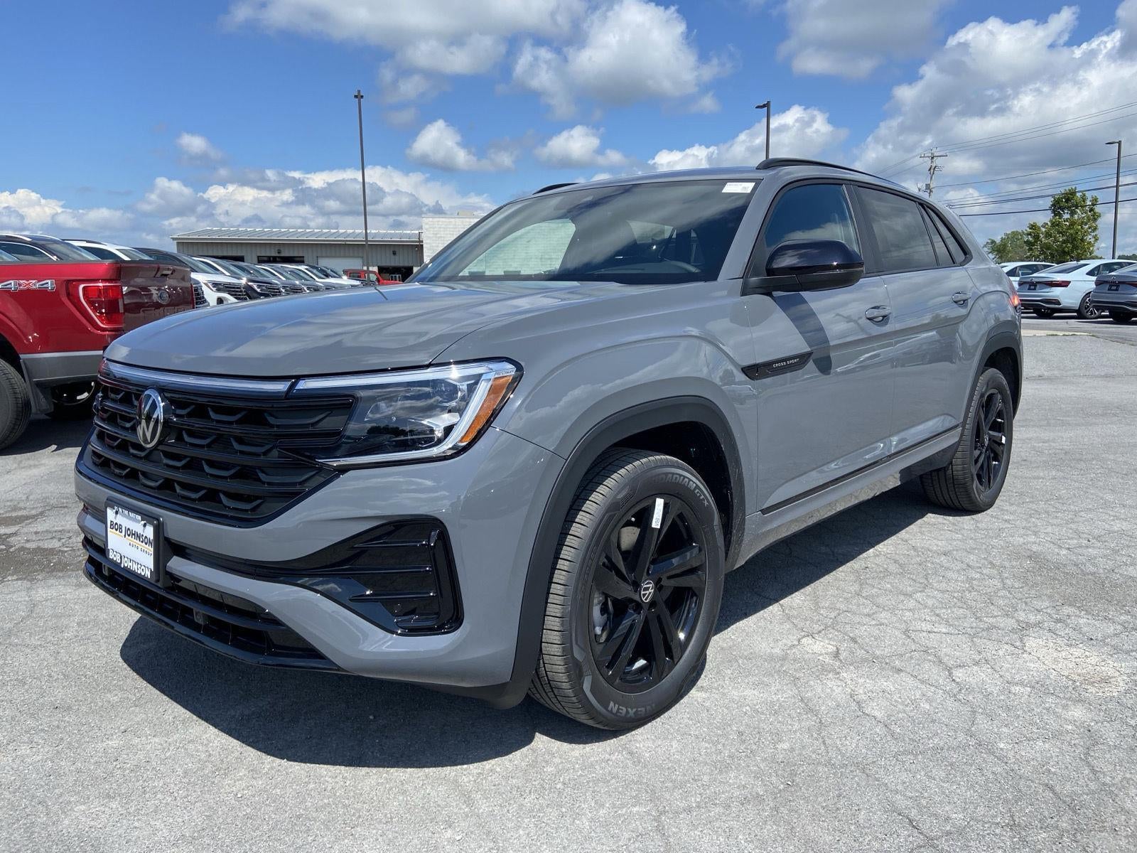 2026 Volkswagen Atlas Cross Sport 2.0T SEL R-Line Black