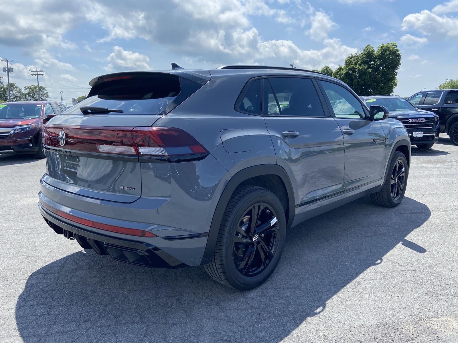 2026 Volkswagen Atlas Cross Sport 2.0T SEL R-Line Black