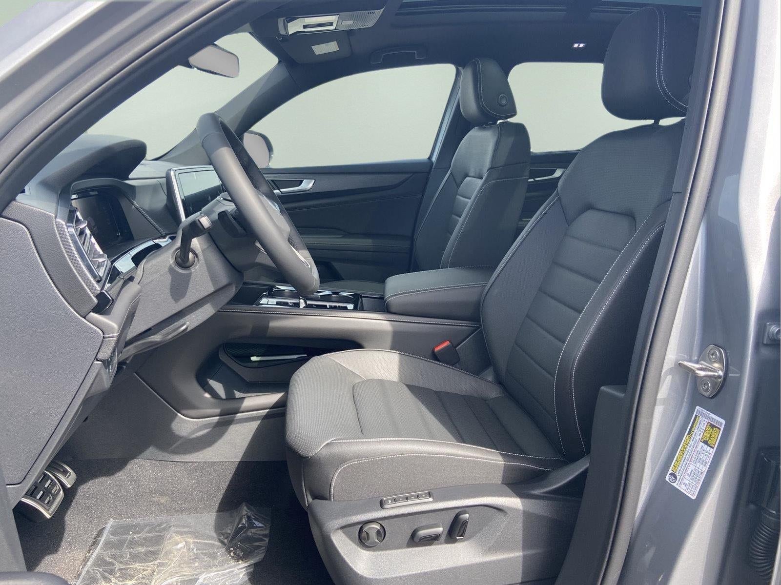 2026 Volkswagen Atlas Cross Sport 2.0T SEL R-Line Black