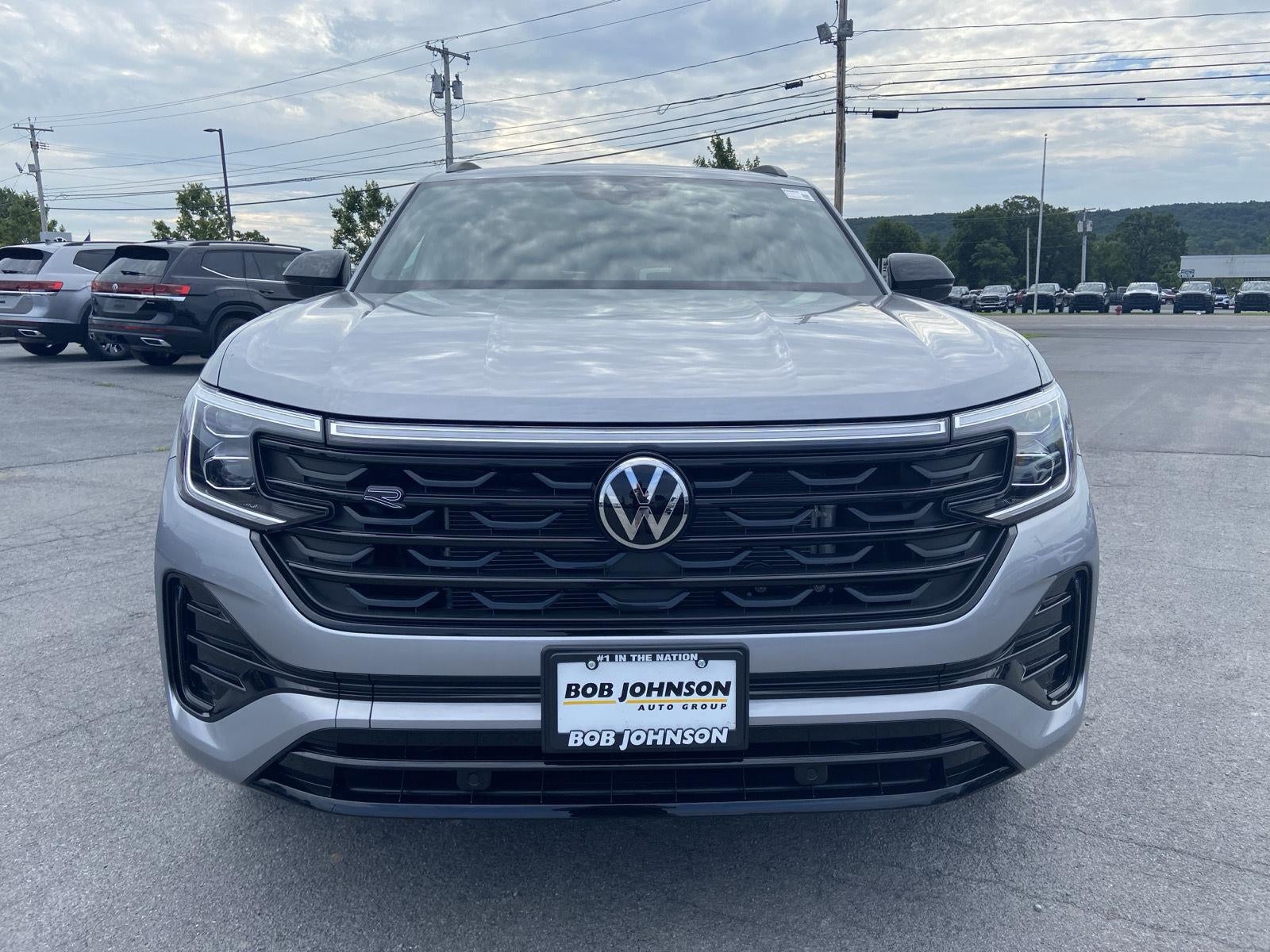 2026 Volkswagen Atlas Cross Sport 2.0T SEL R-Line Black