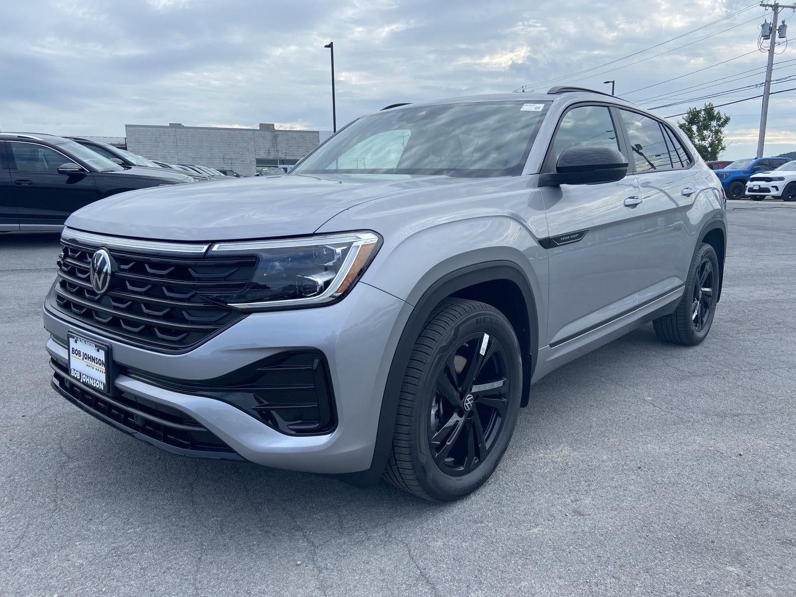 2026 Volkswagen Atlas Cross Sport 2.0T SEL R-Line Black
