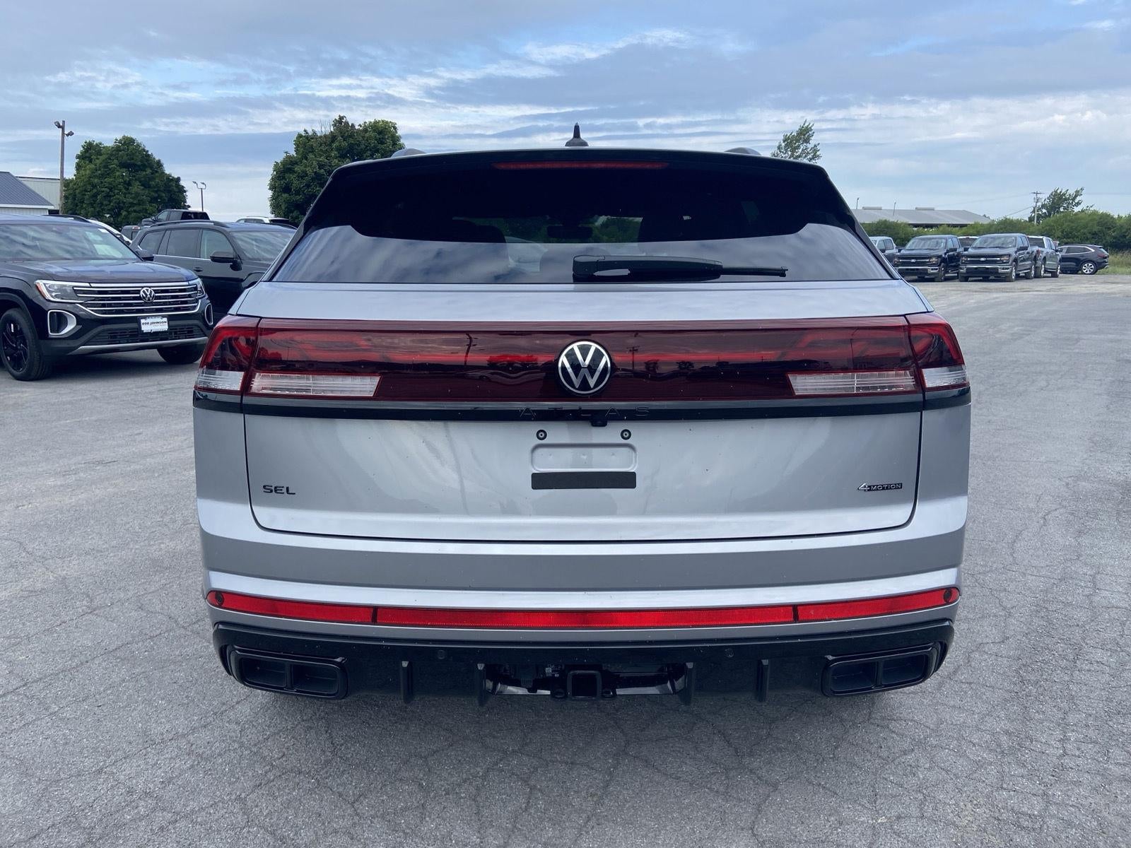 2026 Volkswagen Atlas Cross Sport 2.0T SEL R-Line Black