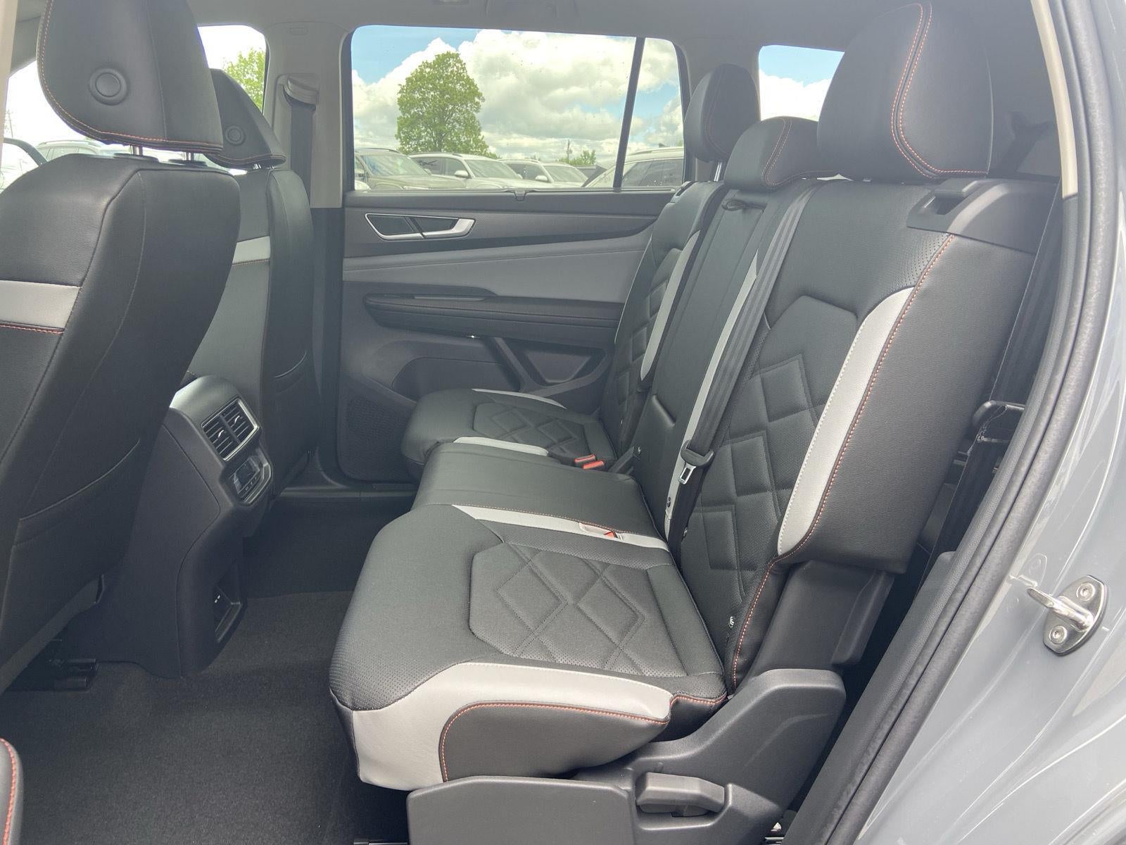 2026 Volkswagen Atlas 2.0T Peak Edition