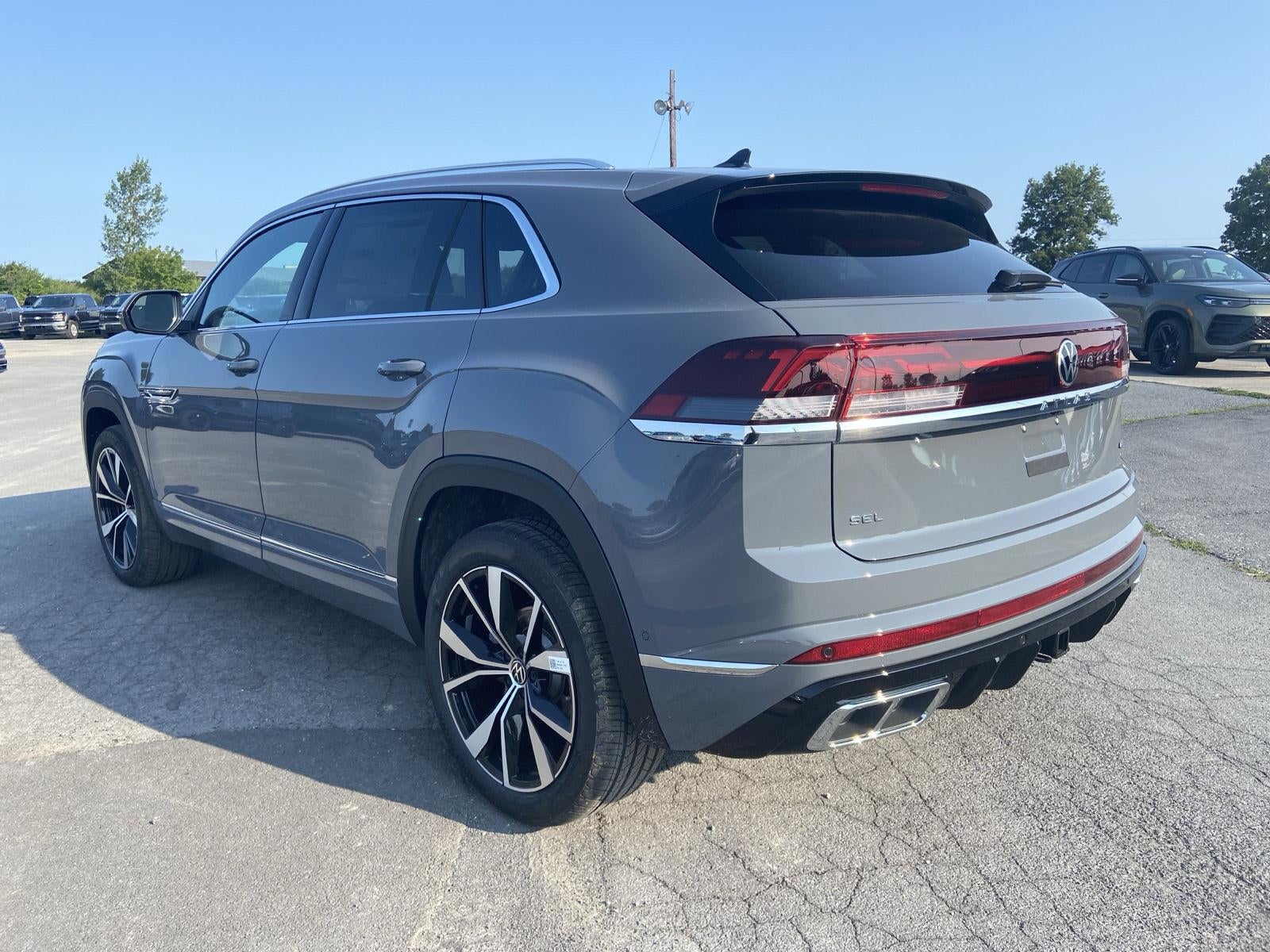 2026 Volkswagen Atlas Cross Sport 2.0T SEL Premium R-Line