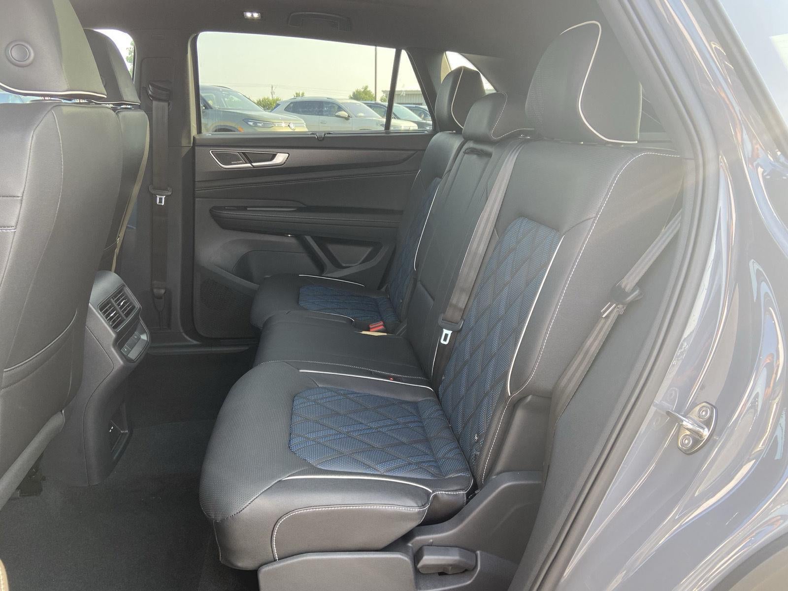 2026 Volkswagen Atlas Cross Sport 2.0T SEL Premium R-Line