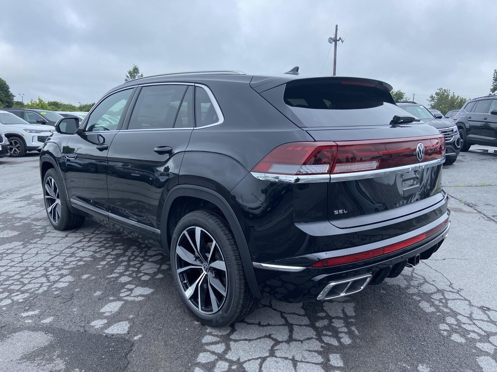 2026 Volkswagen Atlas Cross Sport 2.0T SEL Premium R-Line