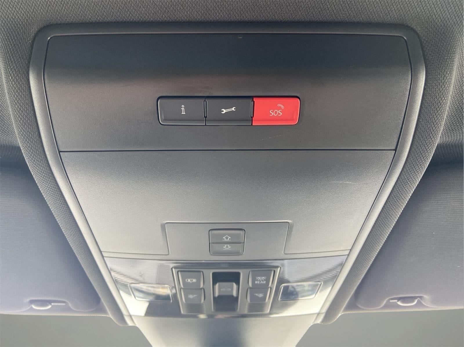 2022 Volkswagen Atlas Cross Sport 3.6L V6 SEL Premium R-Line