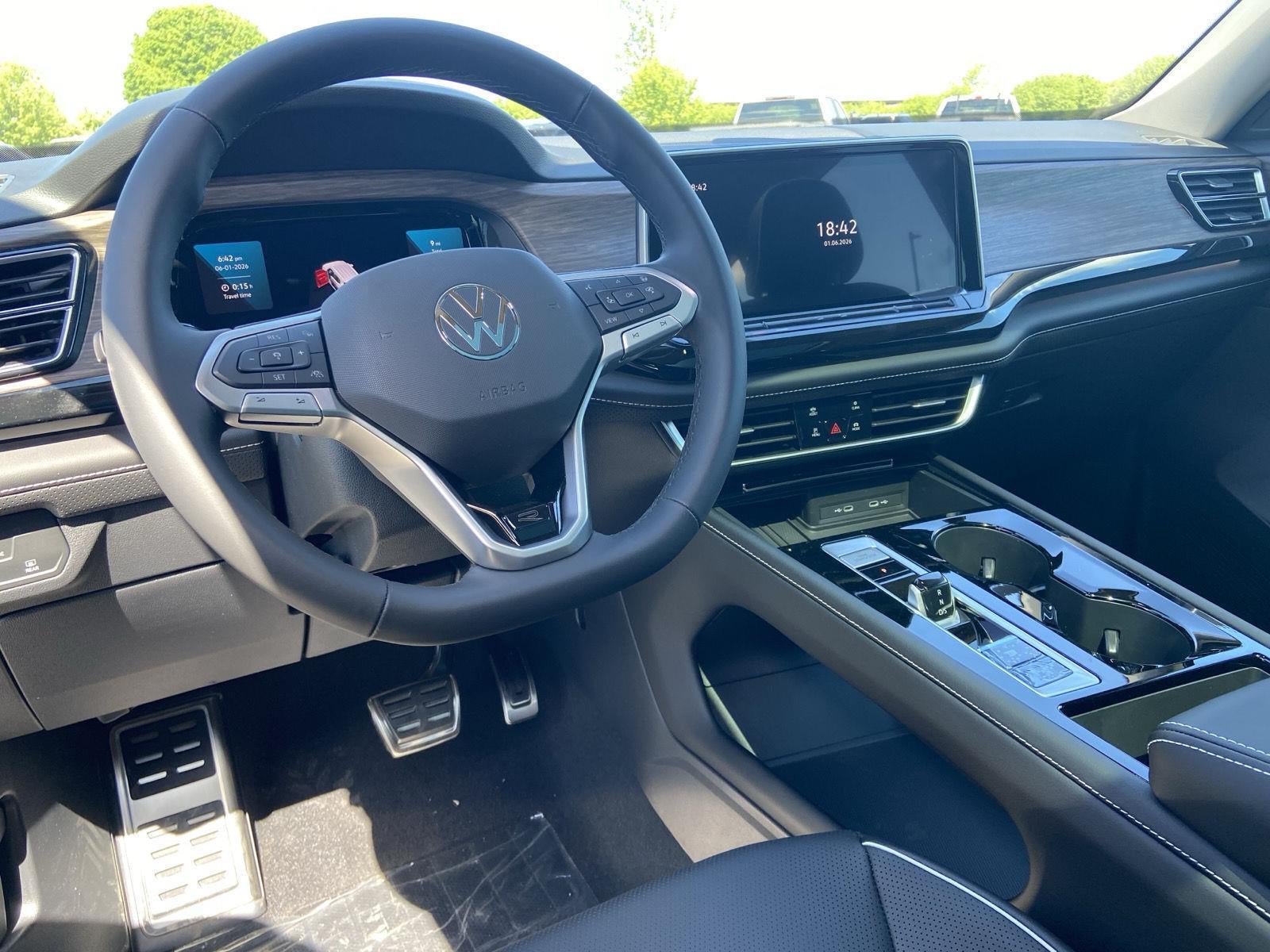 2026 Volkswagen Atlas 2.0T SEL Premium R-Line
