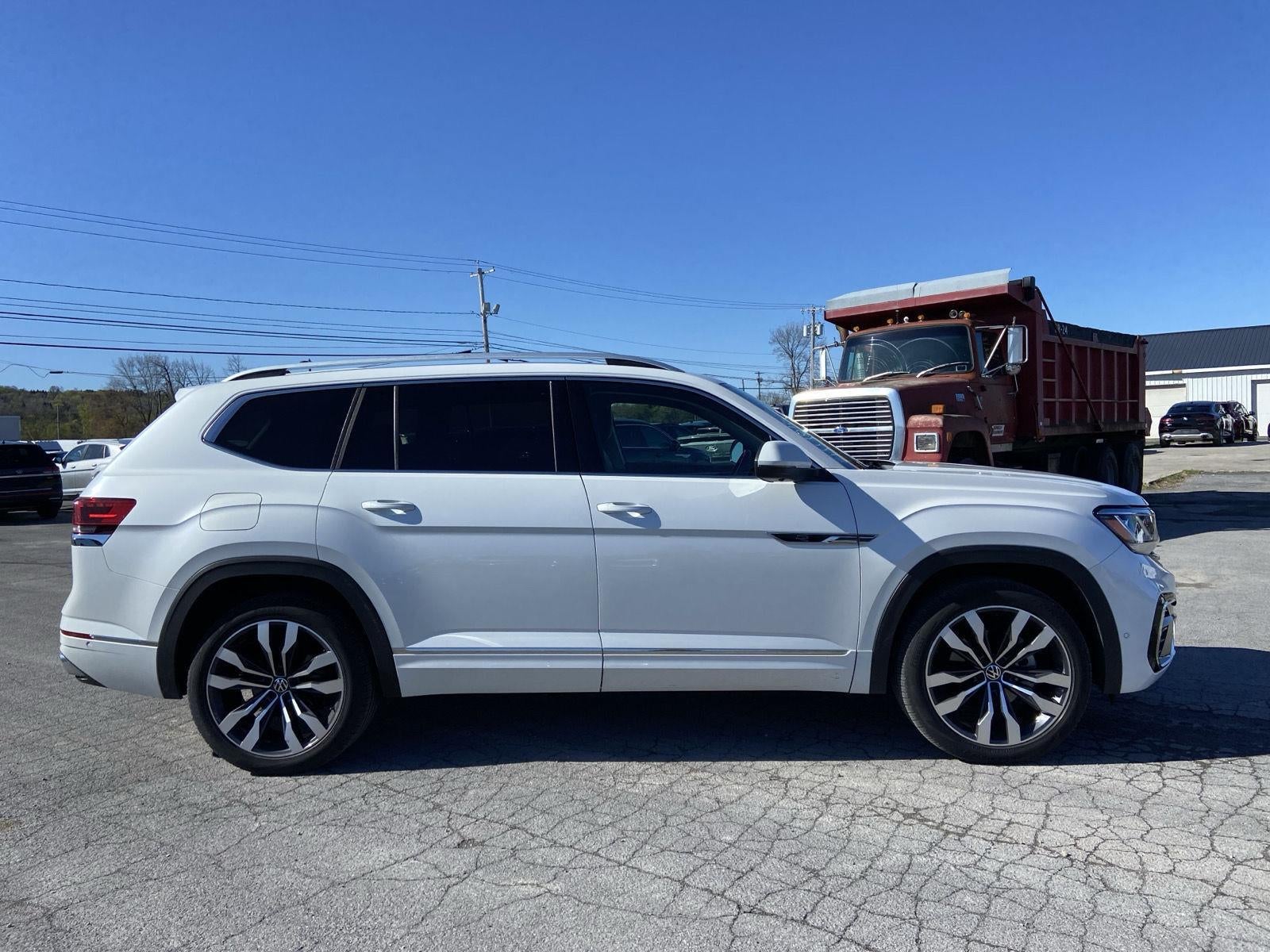 2023 Volkswagen Atlas 3.6L V6 SEL Premium R-Line