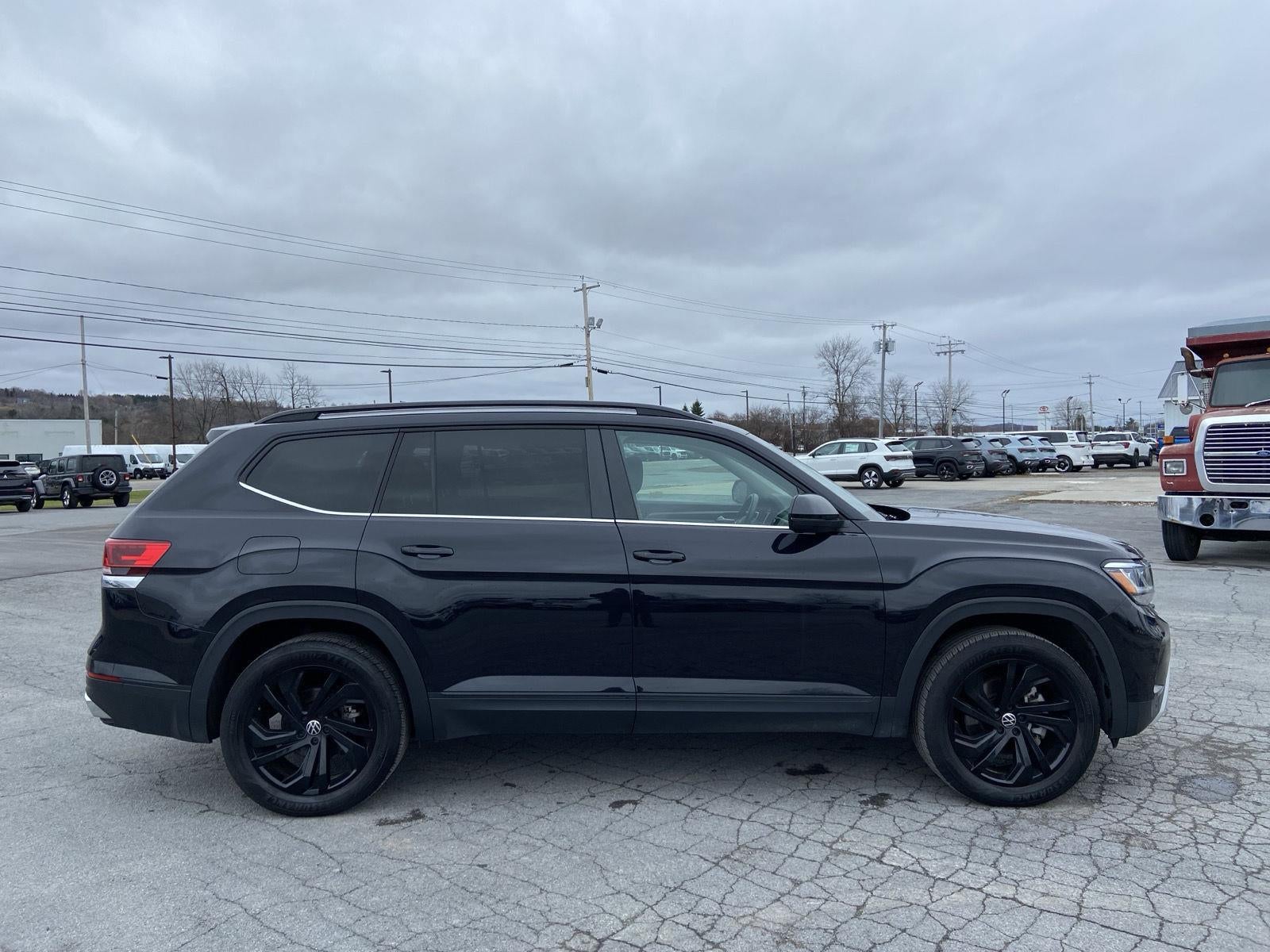 2023 Volkswagen Atlas 3.6L V6 SE w/Technology
