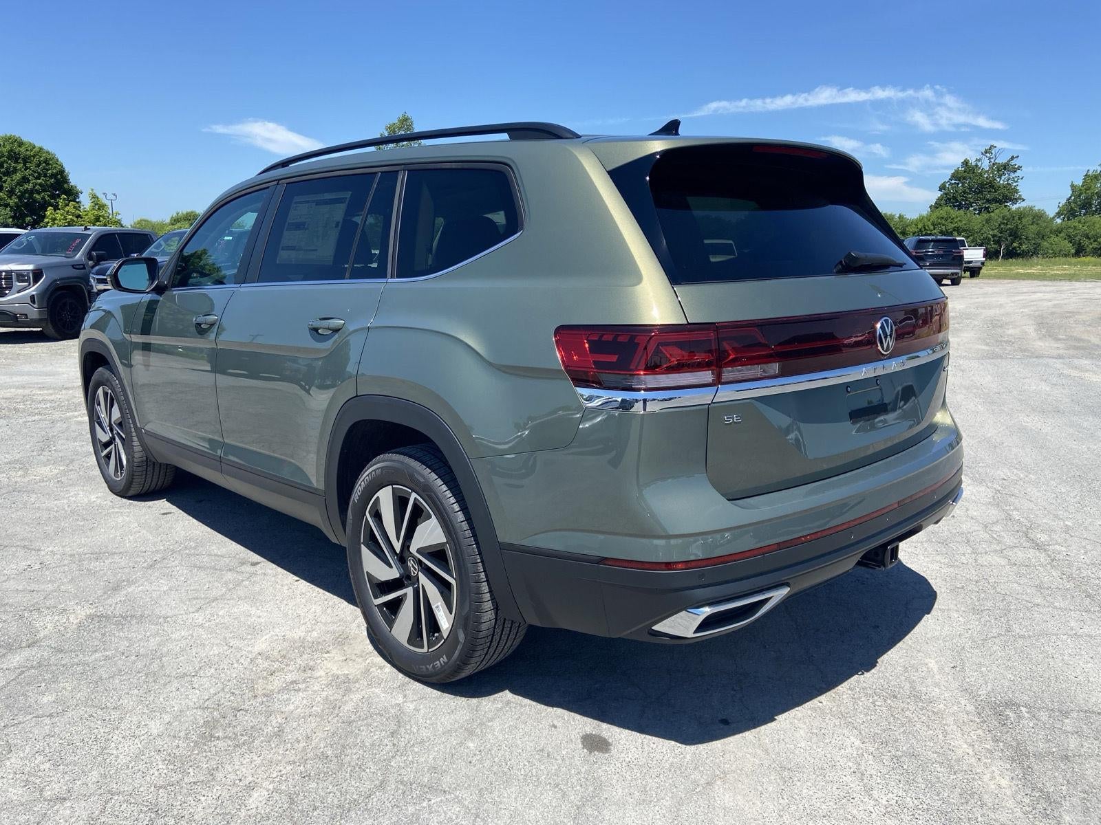 2026 Volkswagen Atlas 2.0T SE w/Technology