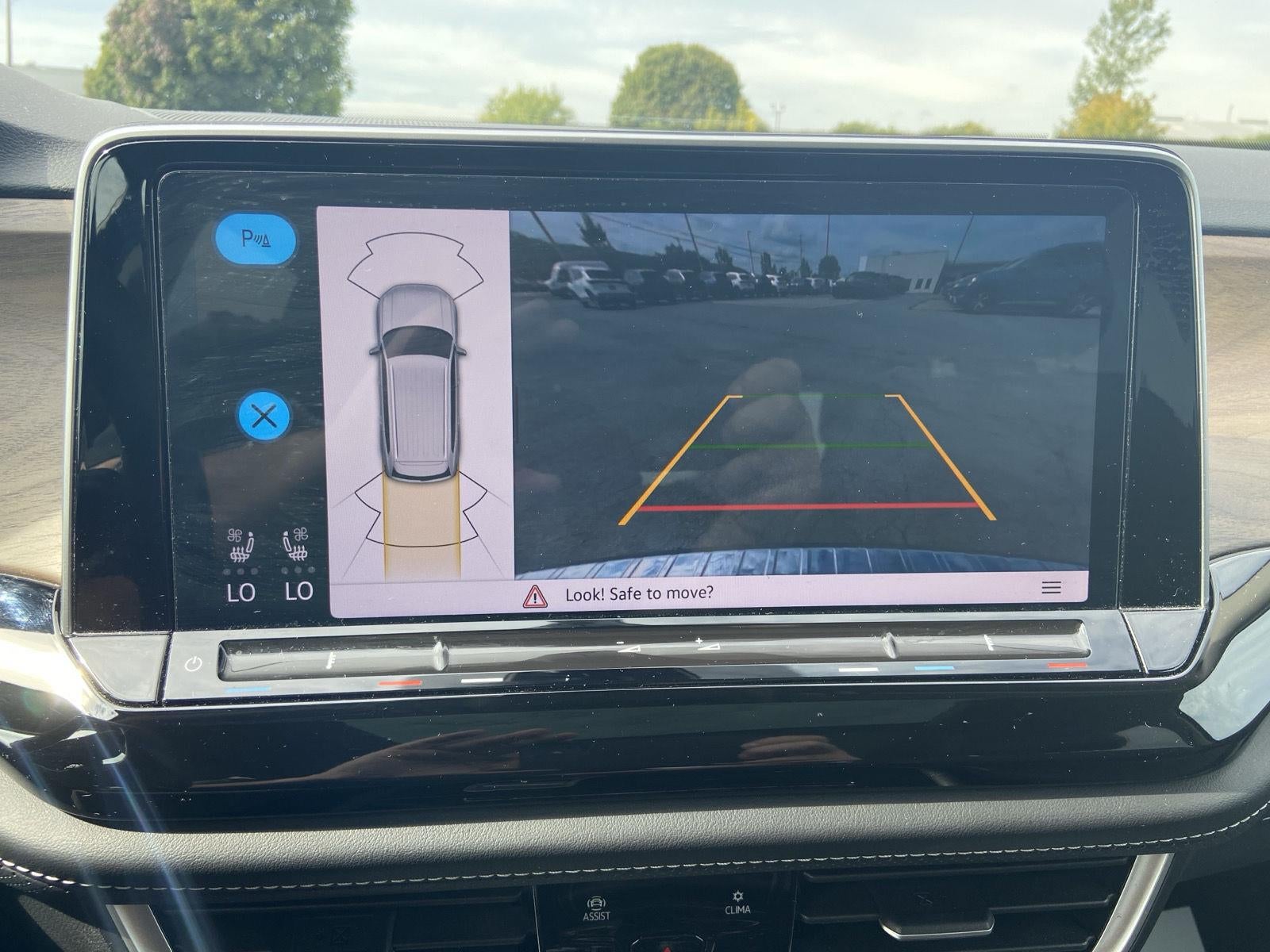 2024 Volkswagen Atlas 2.0T SE w/Technology