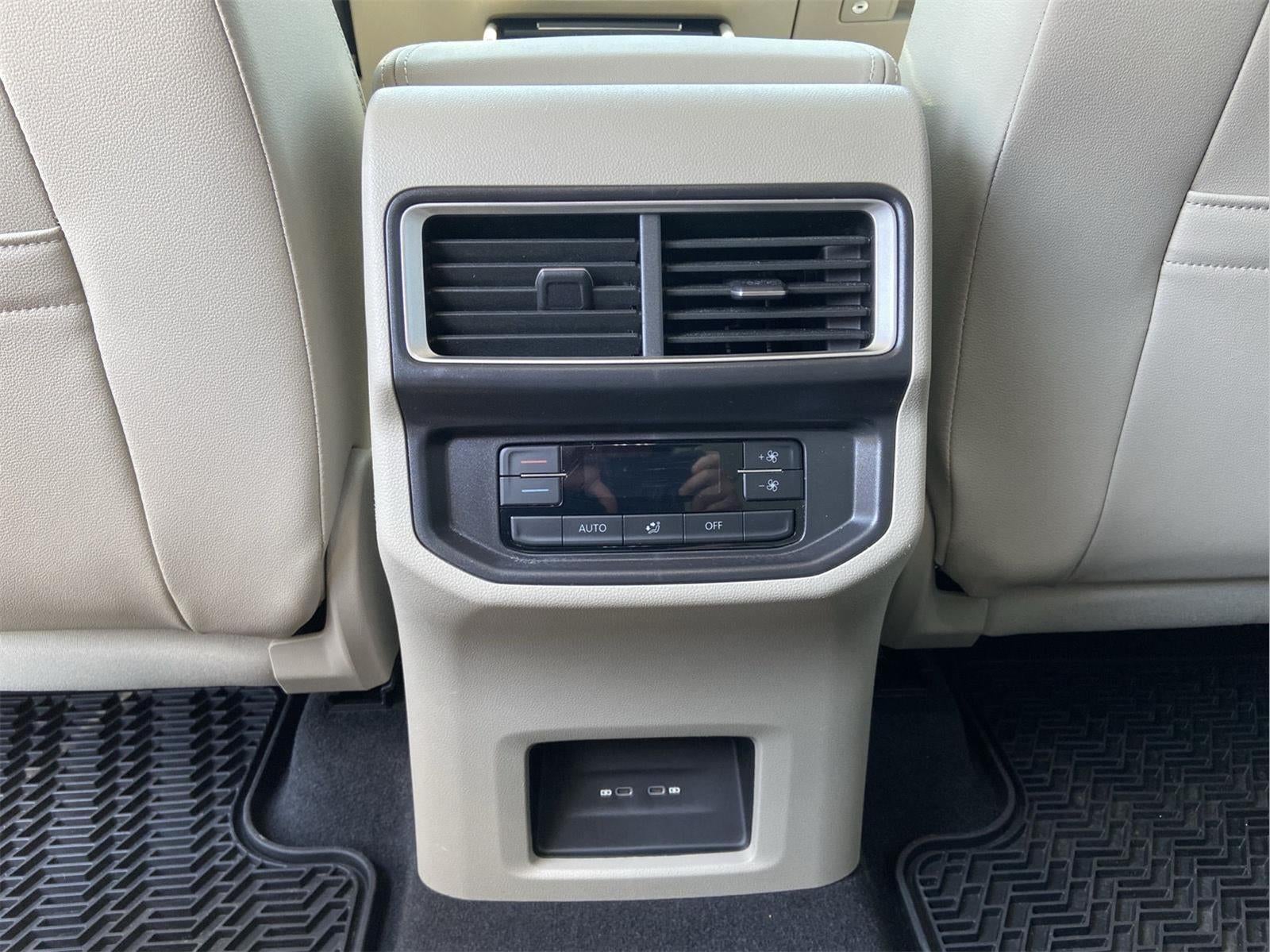 2025 Volkswagen Atlas 2.0T SE