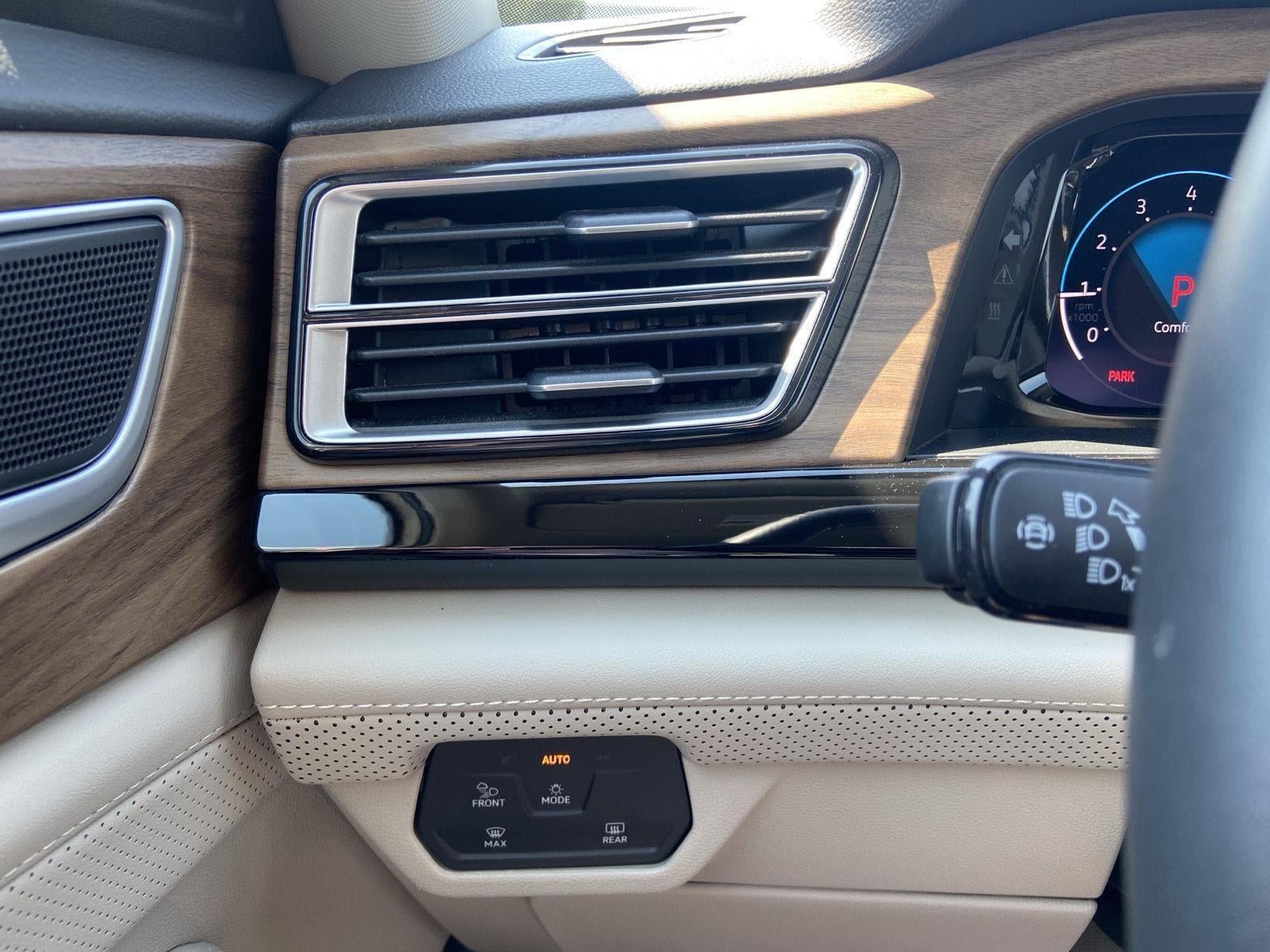 2025 Volkswagen Atlas 2.0T SE