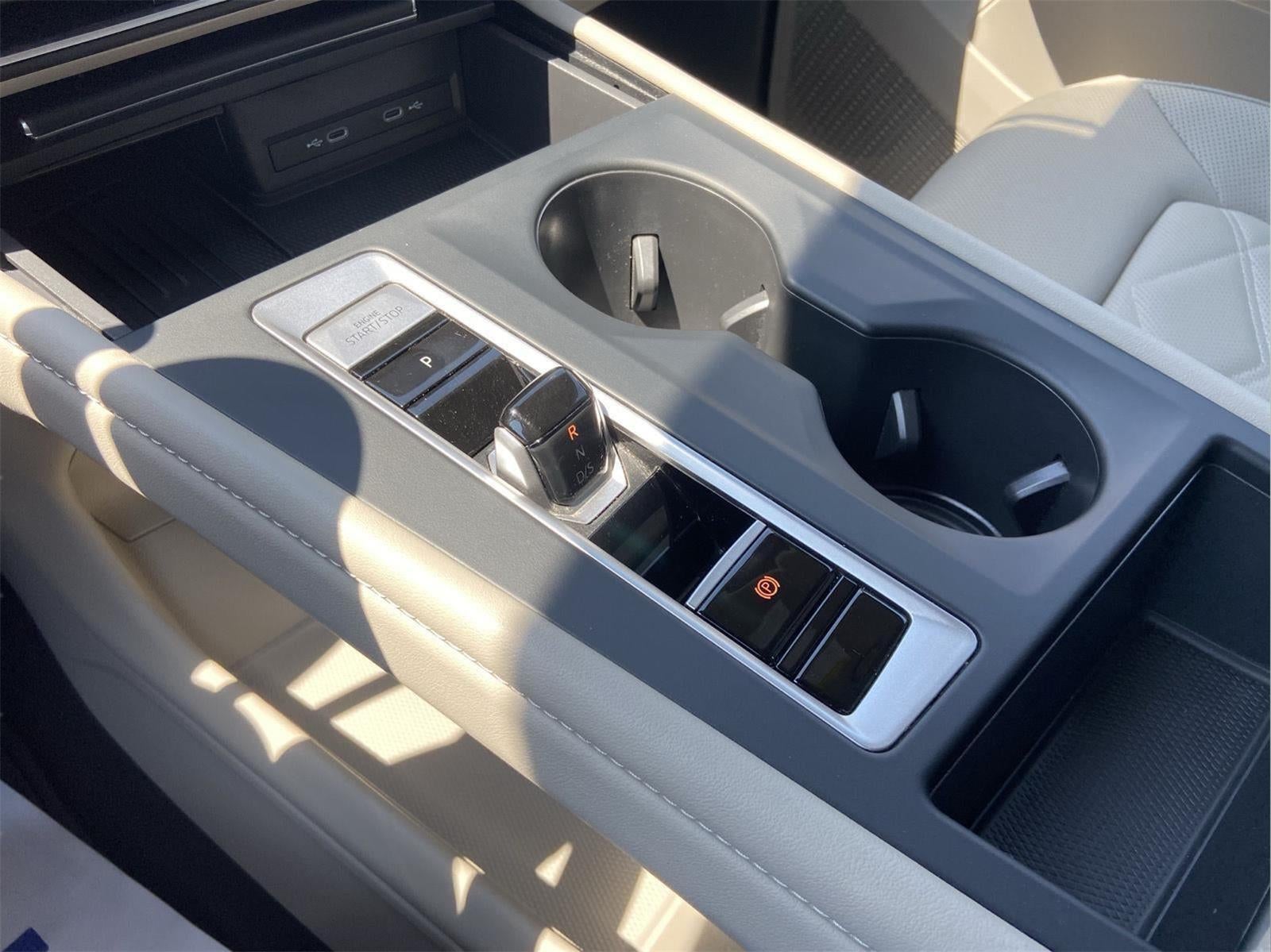 2025 Volkswagen Atlas 2.0T SE