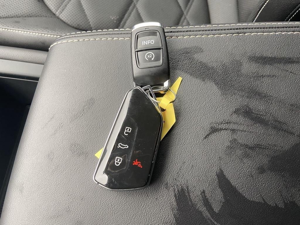 2025 Volkswagen Atlas 2.0T SE