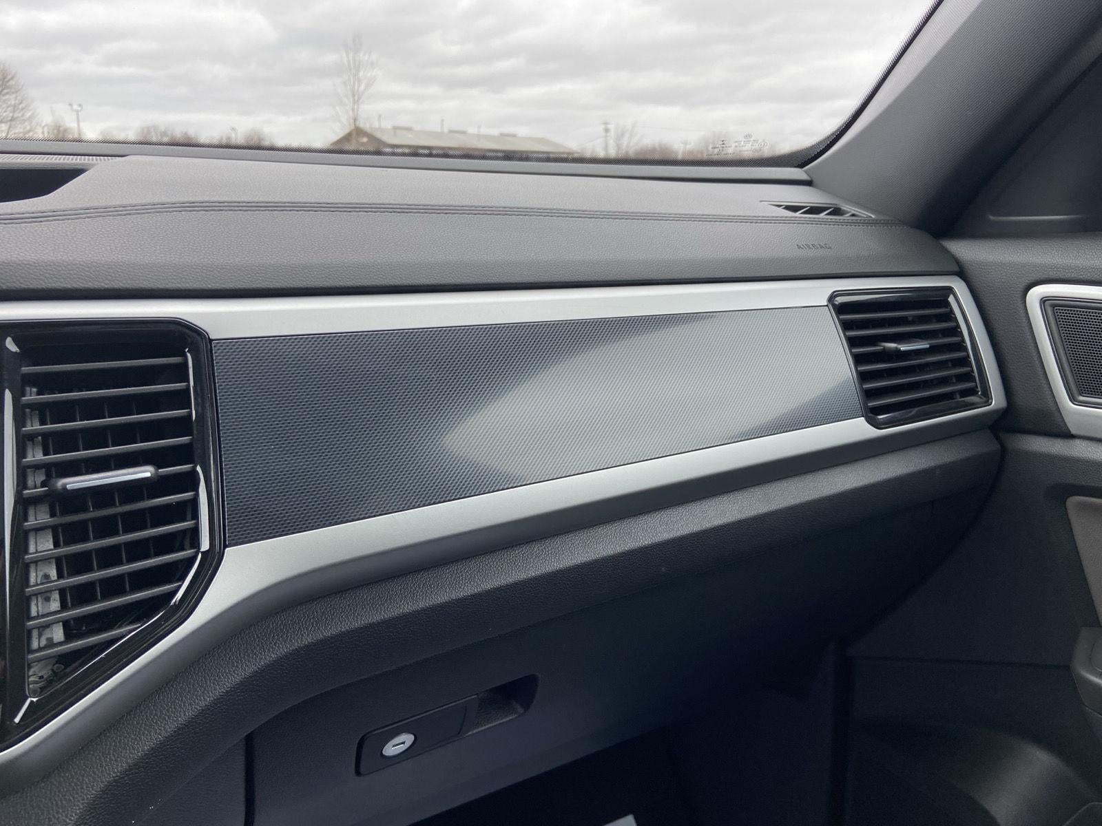 2022 Volkswagen Atlas Cross Sport 3.6L V6 SEL R-Line