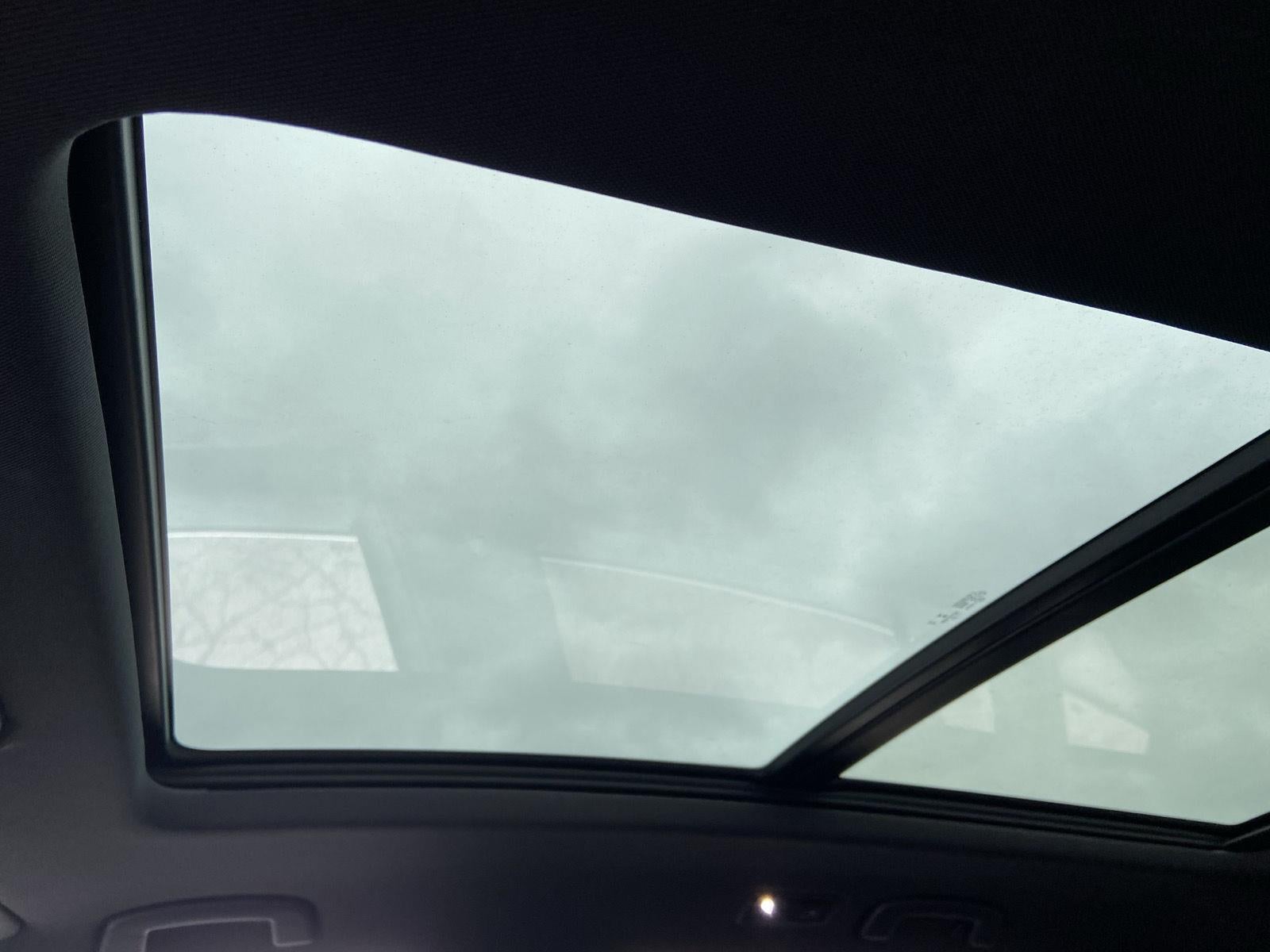 2022 Volkswagen Atlas Cross Sport 3.6L V6 SEL R-Line