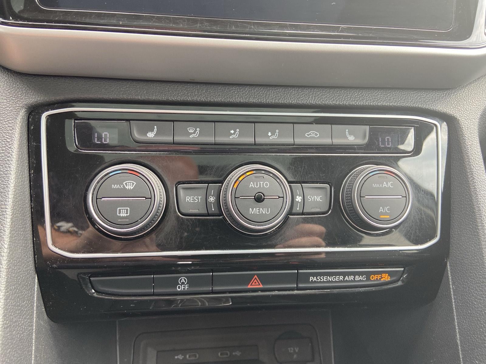 2023 Volkswagen Atlas 3.6L V6 SEL R-Line Black