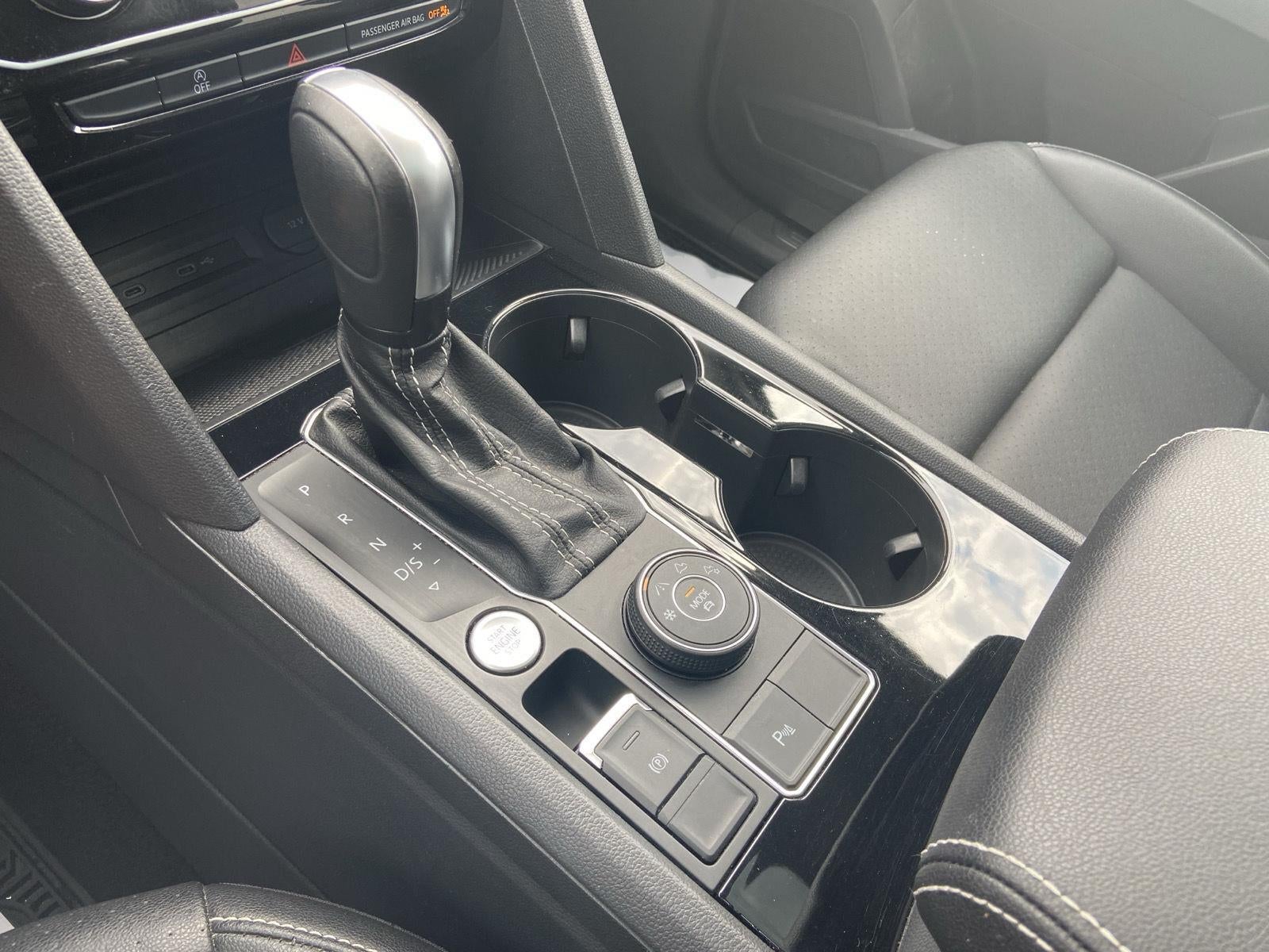 2023 Volkswagen Atlas 3.6L V6 SEL R-Line Black