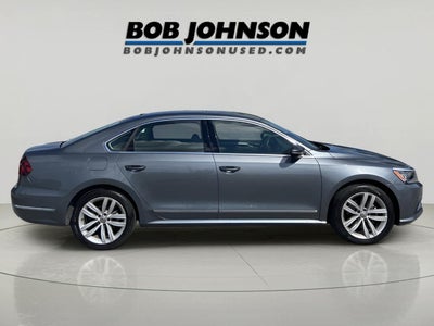 2018 Volkswagen Passat 2.0T SEL Premium