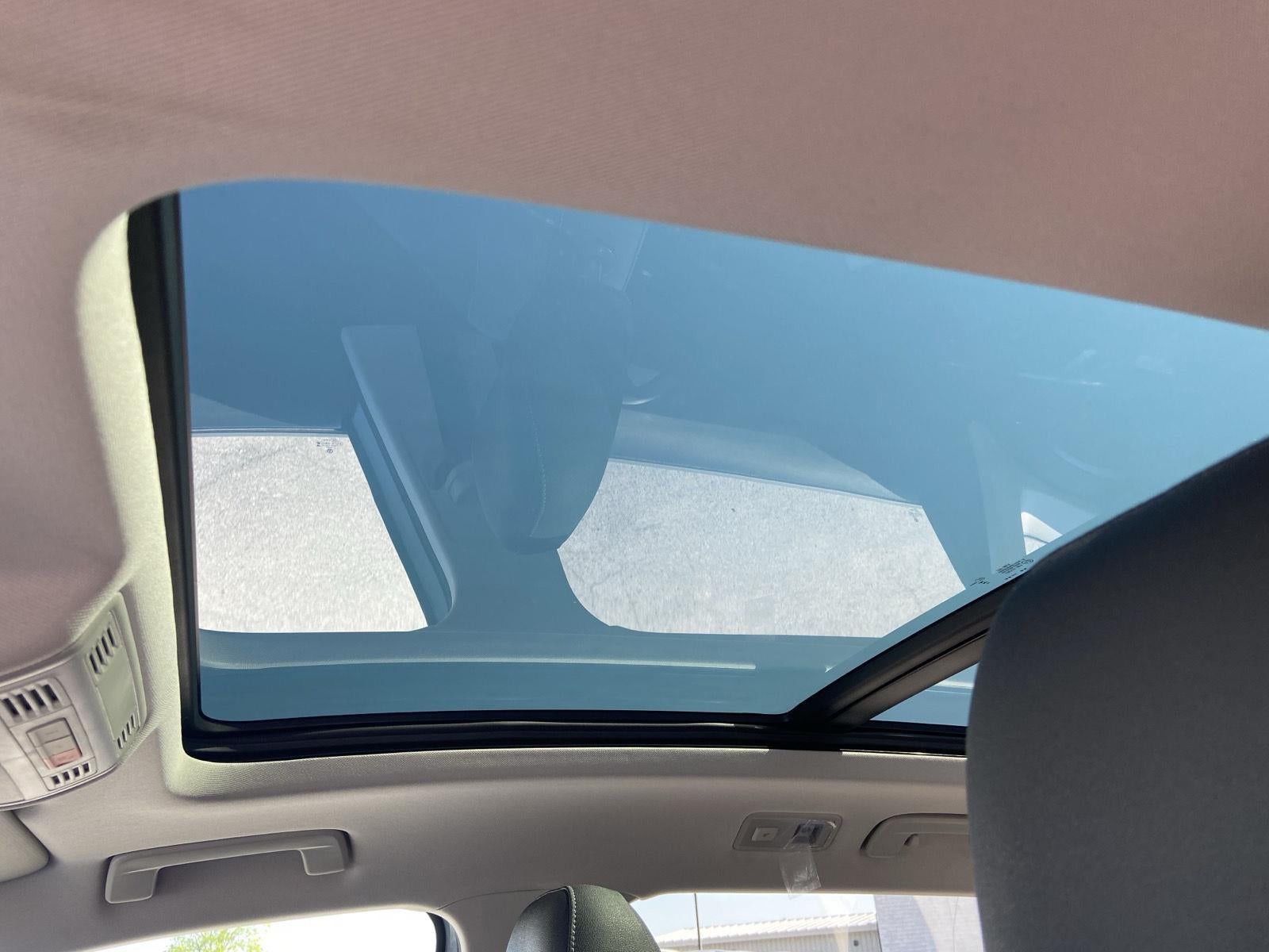 2026 Volkswagen Taos SE Black