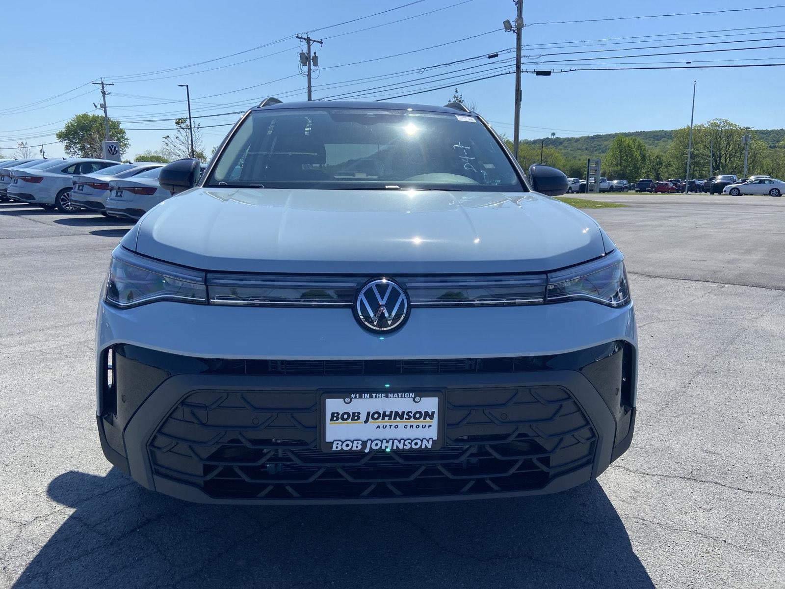 2026 Volkswagen Taos SE Black