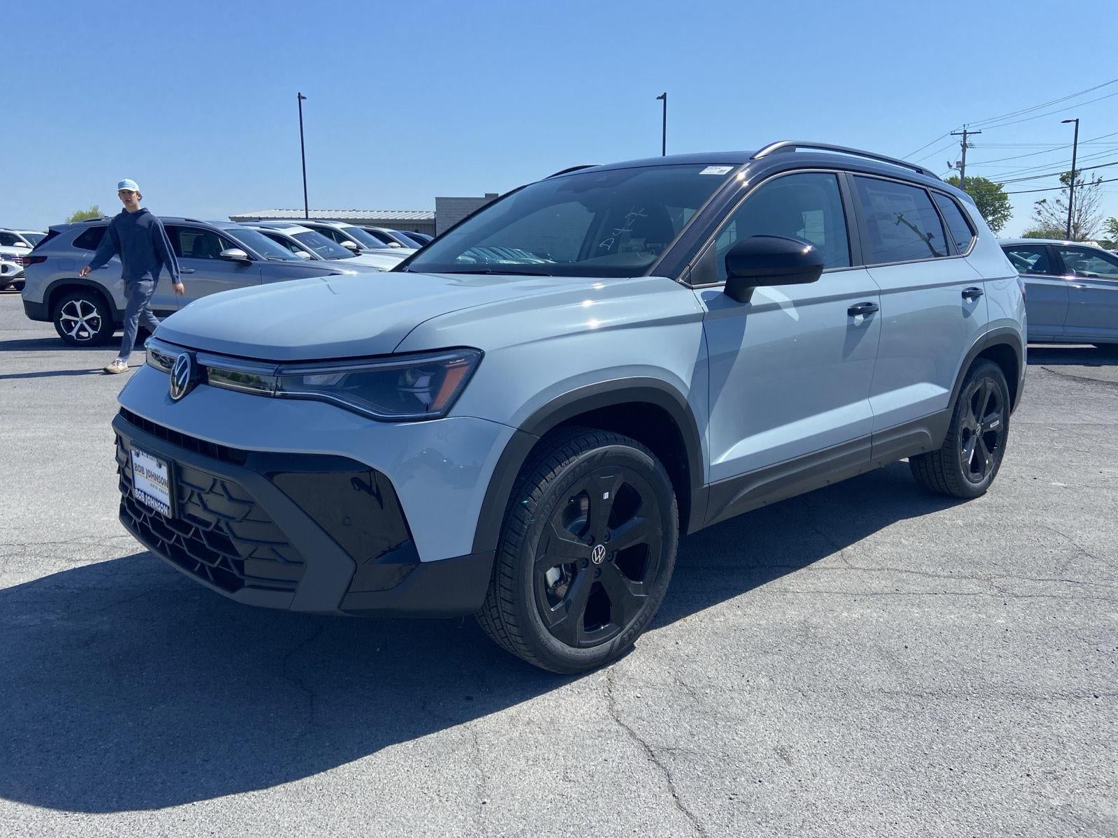2026 Volkswagen Taos SE Black