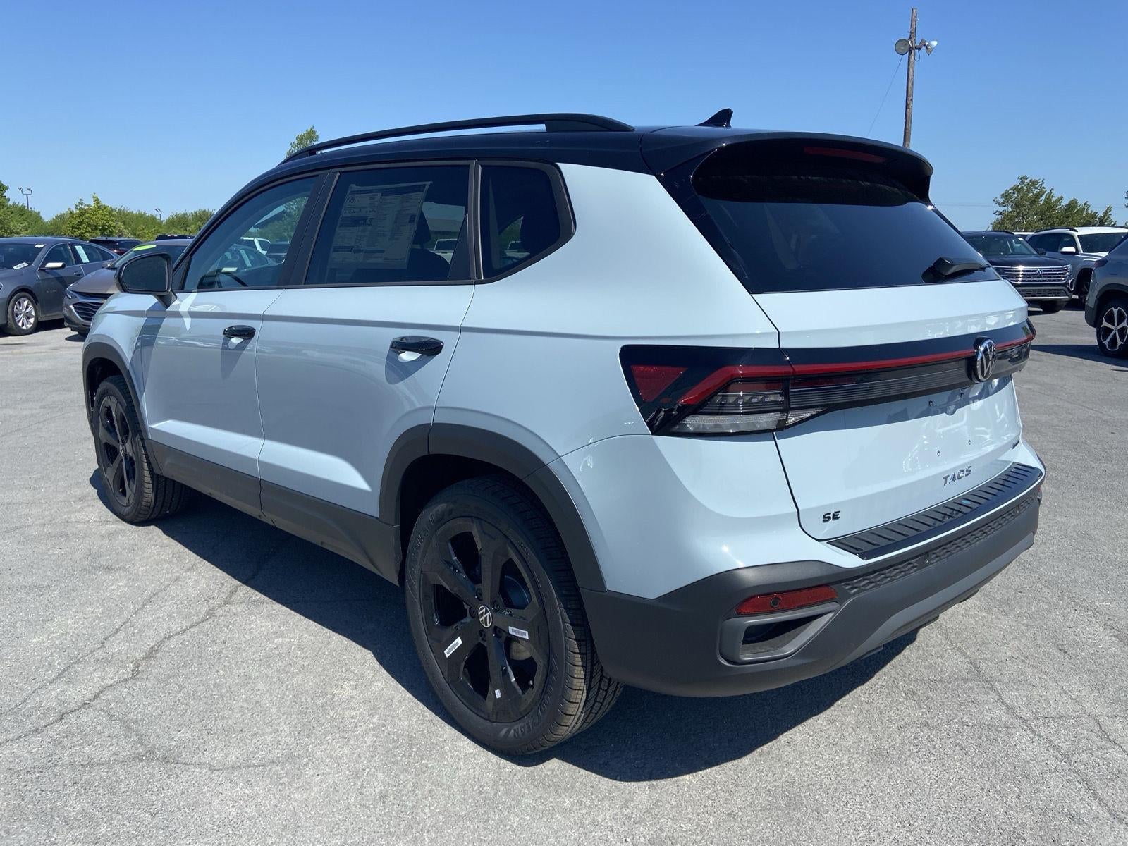 2026 Volkswagen Taos SE Black