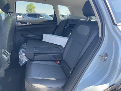 2026 Volkswagen Taos SE Black