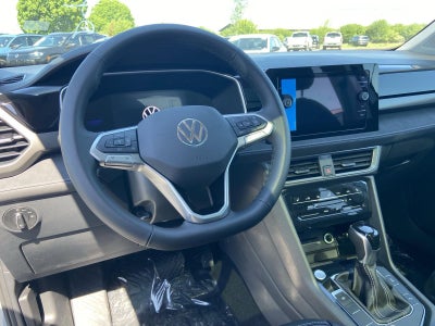 2026 Volkswagen Taos SE Black