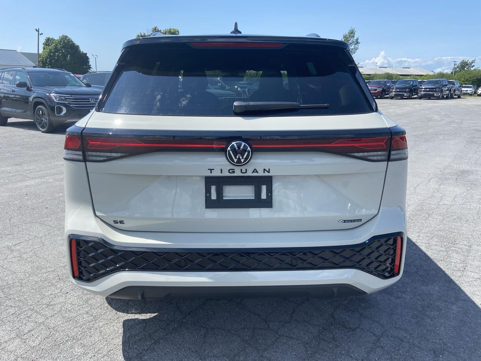 2026 Volkswagen Tiguan SE R-Line Black