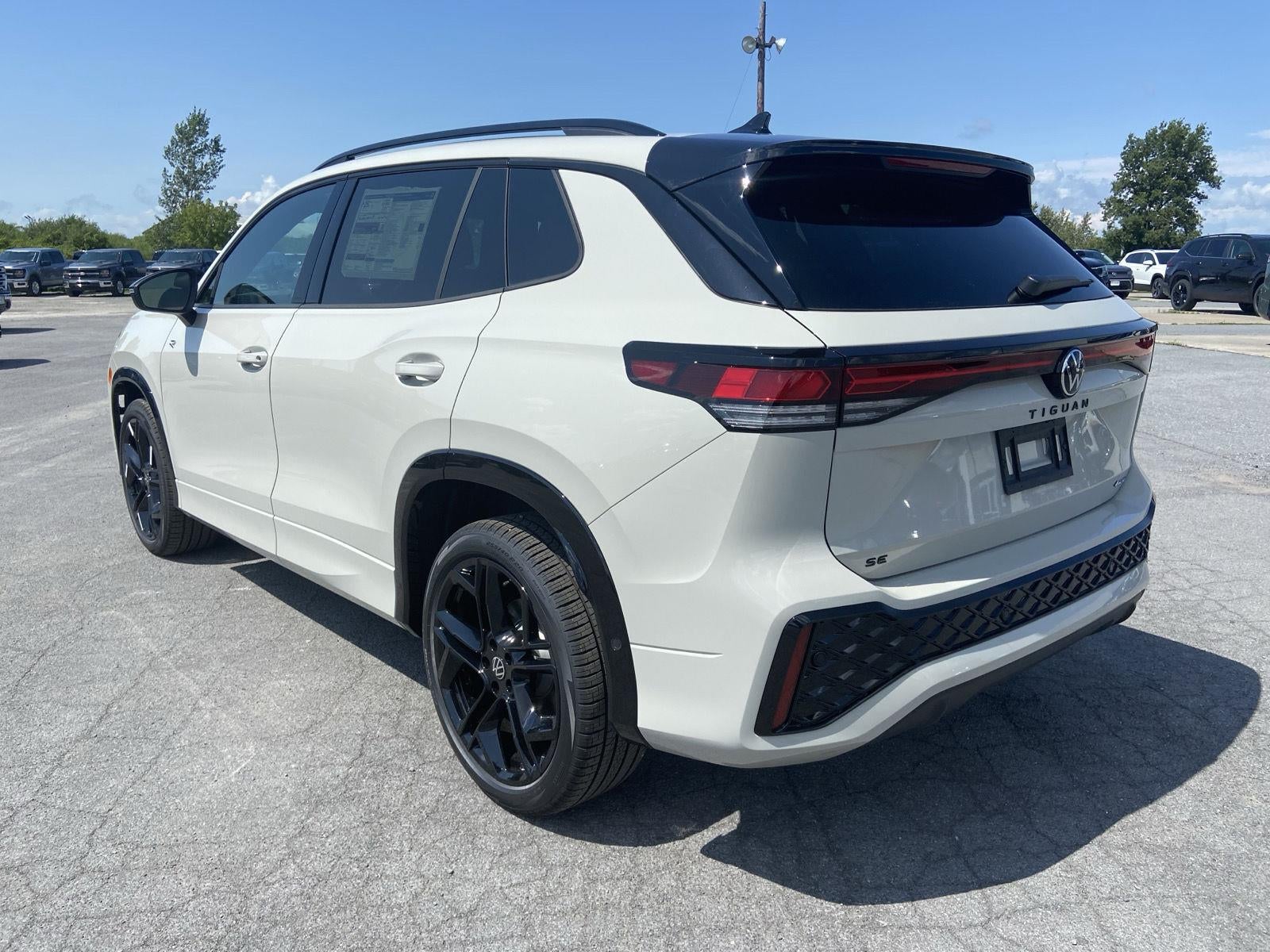 2026 Volkswagen Tiguan SE R-Line Black