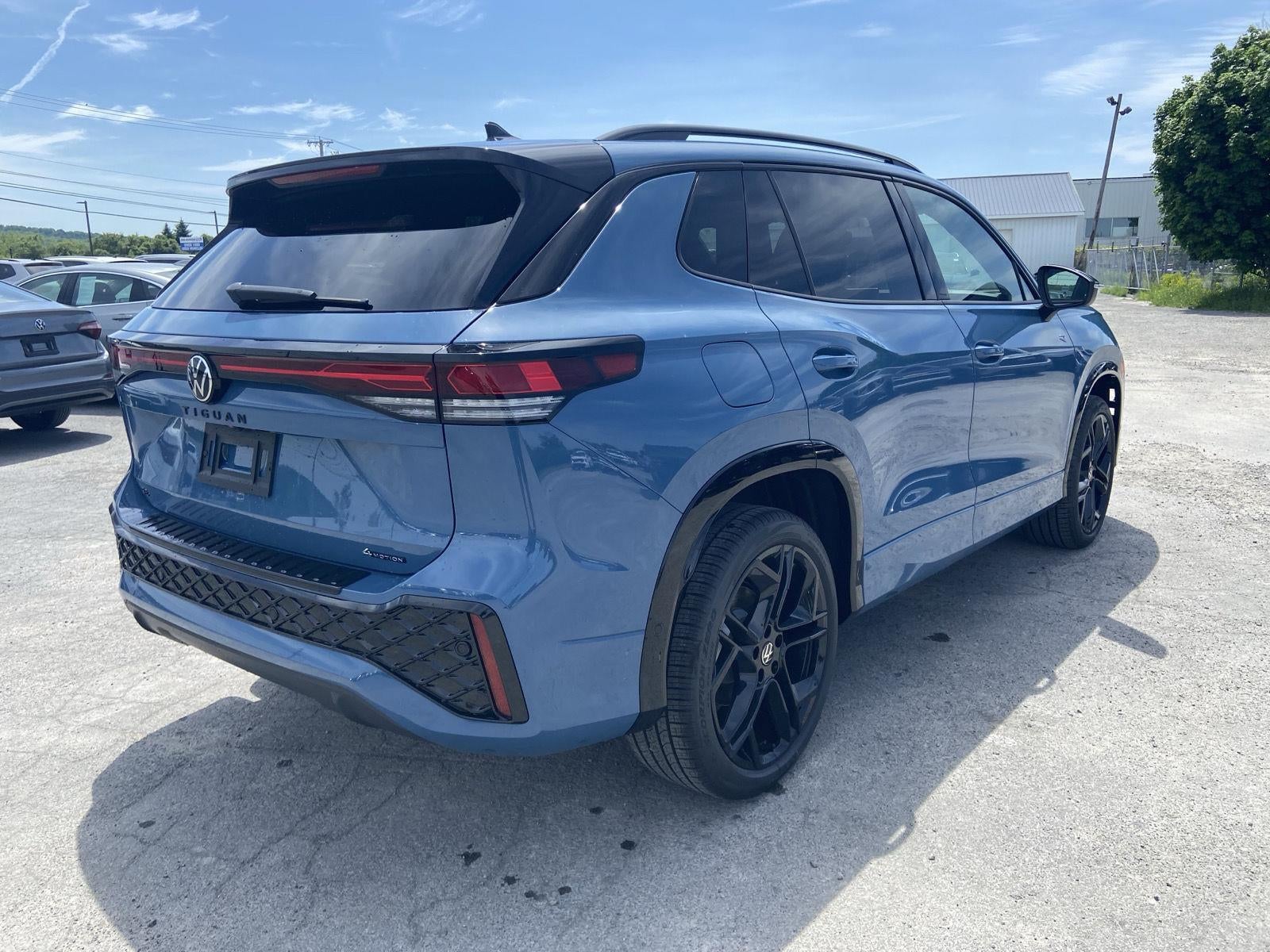 2026 Volkswagen Tiguan SE R-Line Black