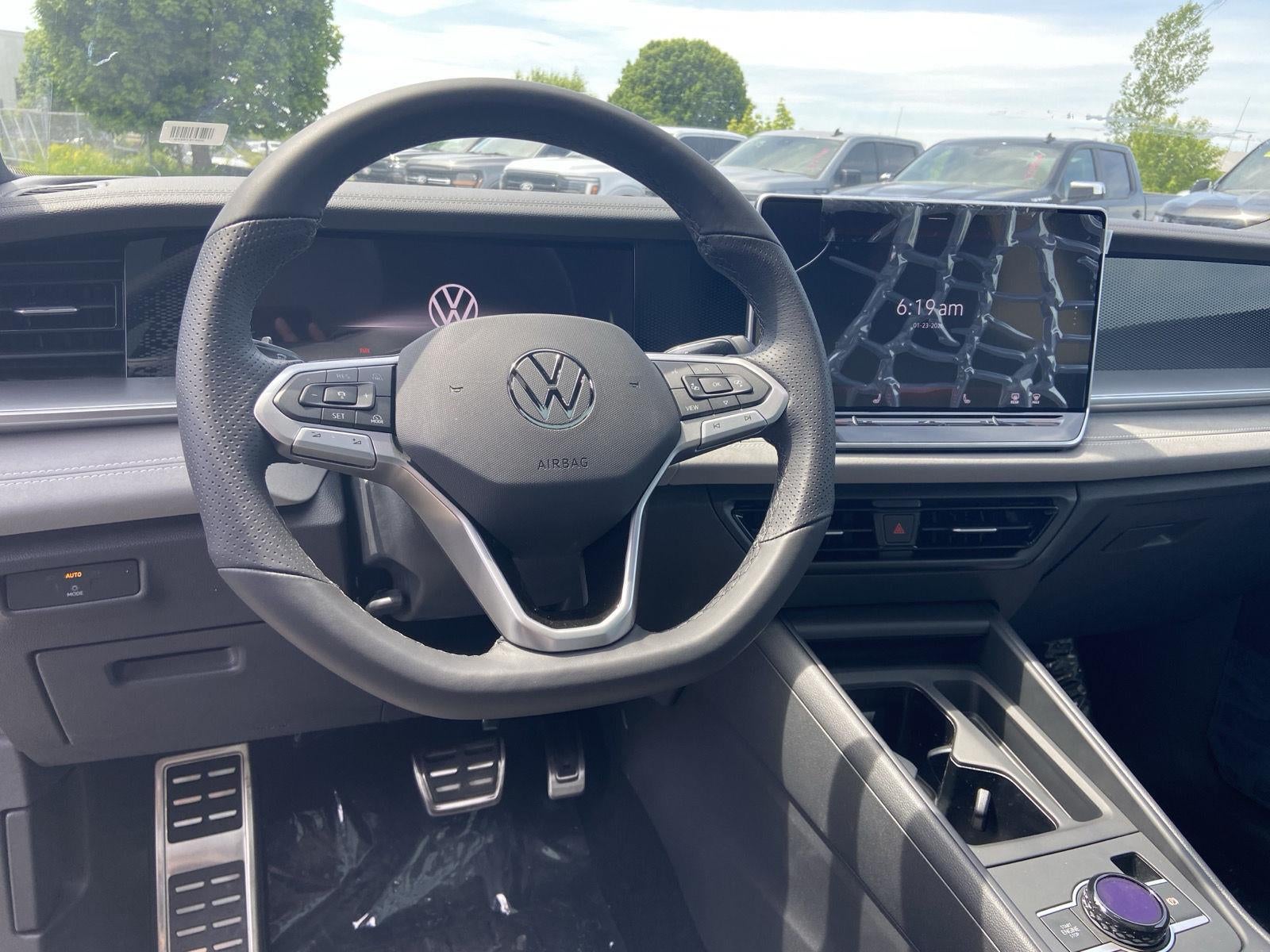 2026 Volkswagen Tiguan SE R-Line Black