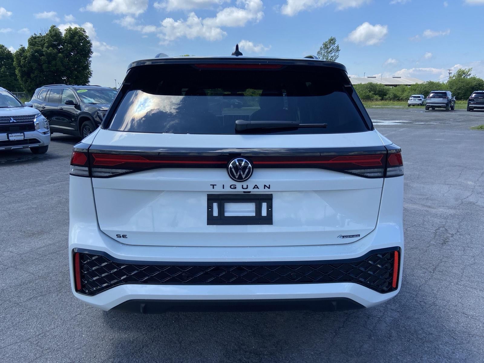 2026 Volkswagen Tiguan SE R-Line Black