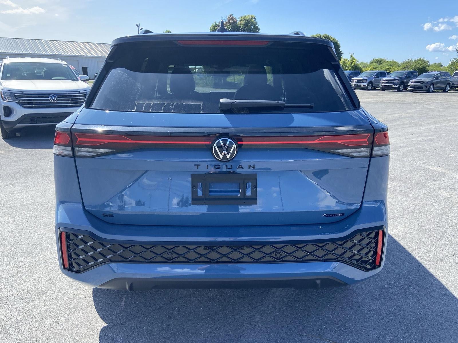 2026 Volkswagen Tiguan SE R-Line Black