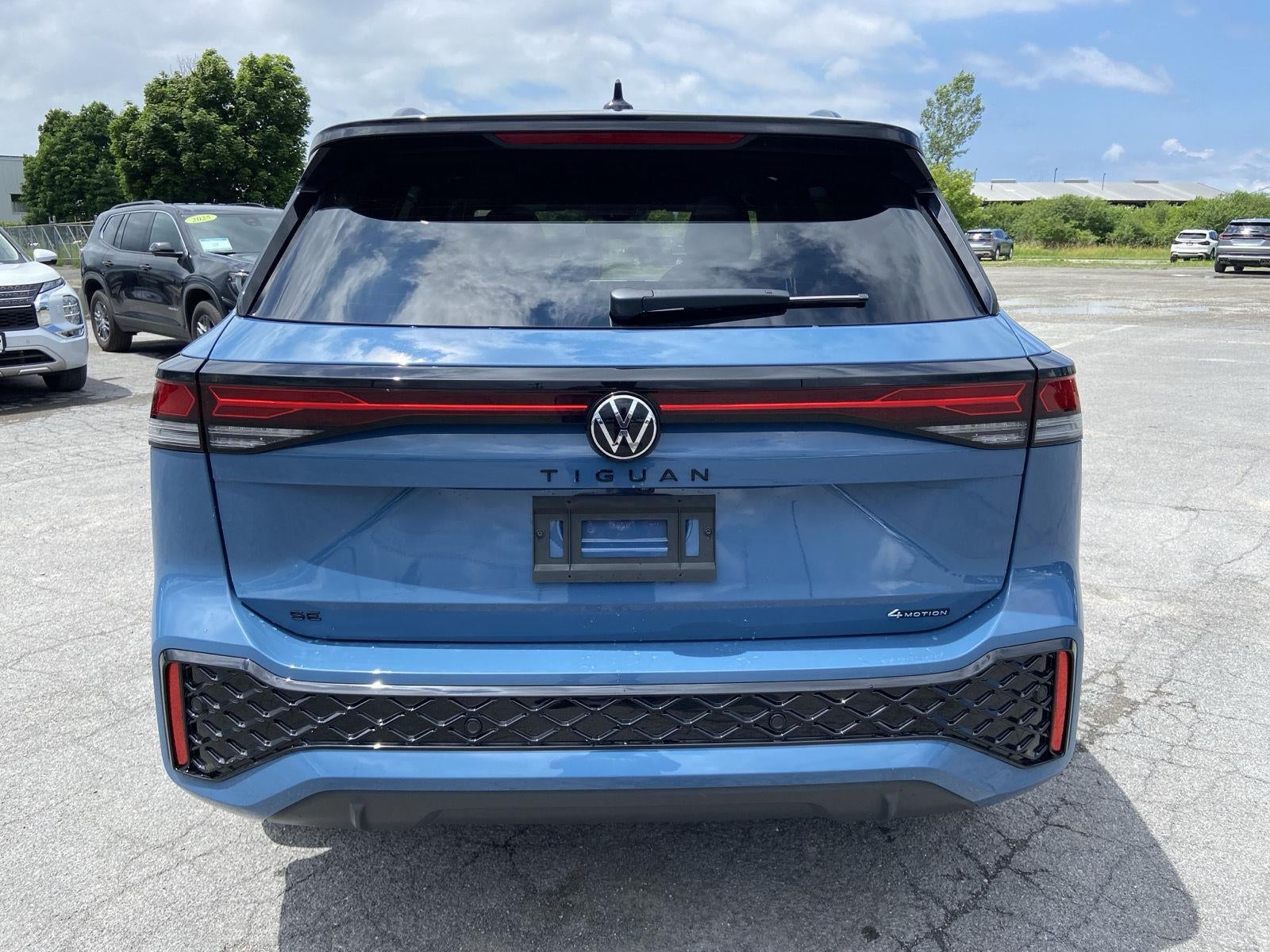 2026 Volkswagen Tiguan SE R-Line Black