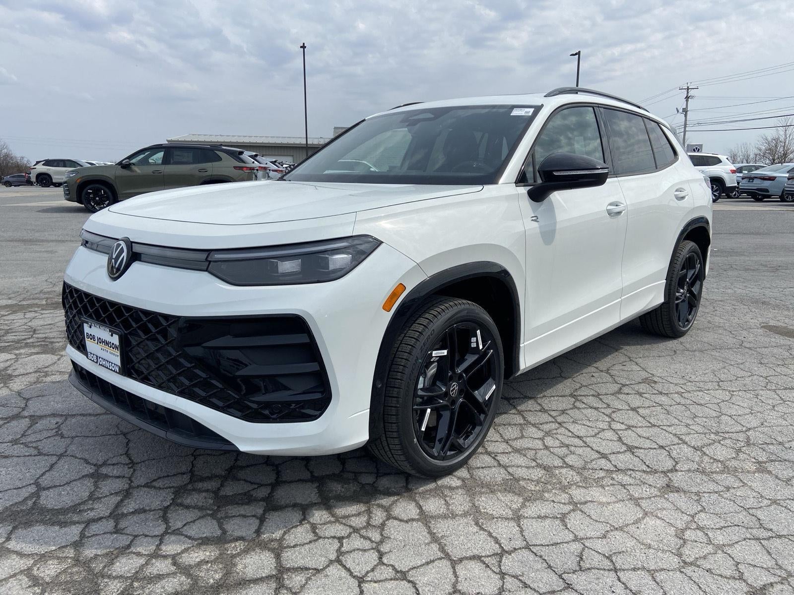 2026 Volkswagen Tiguan 2.0T SE R-Line Black