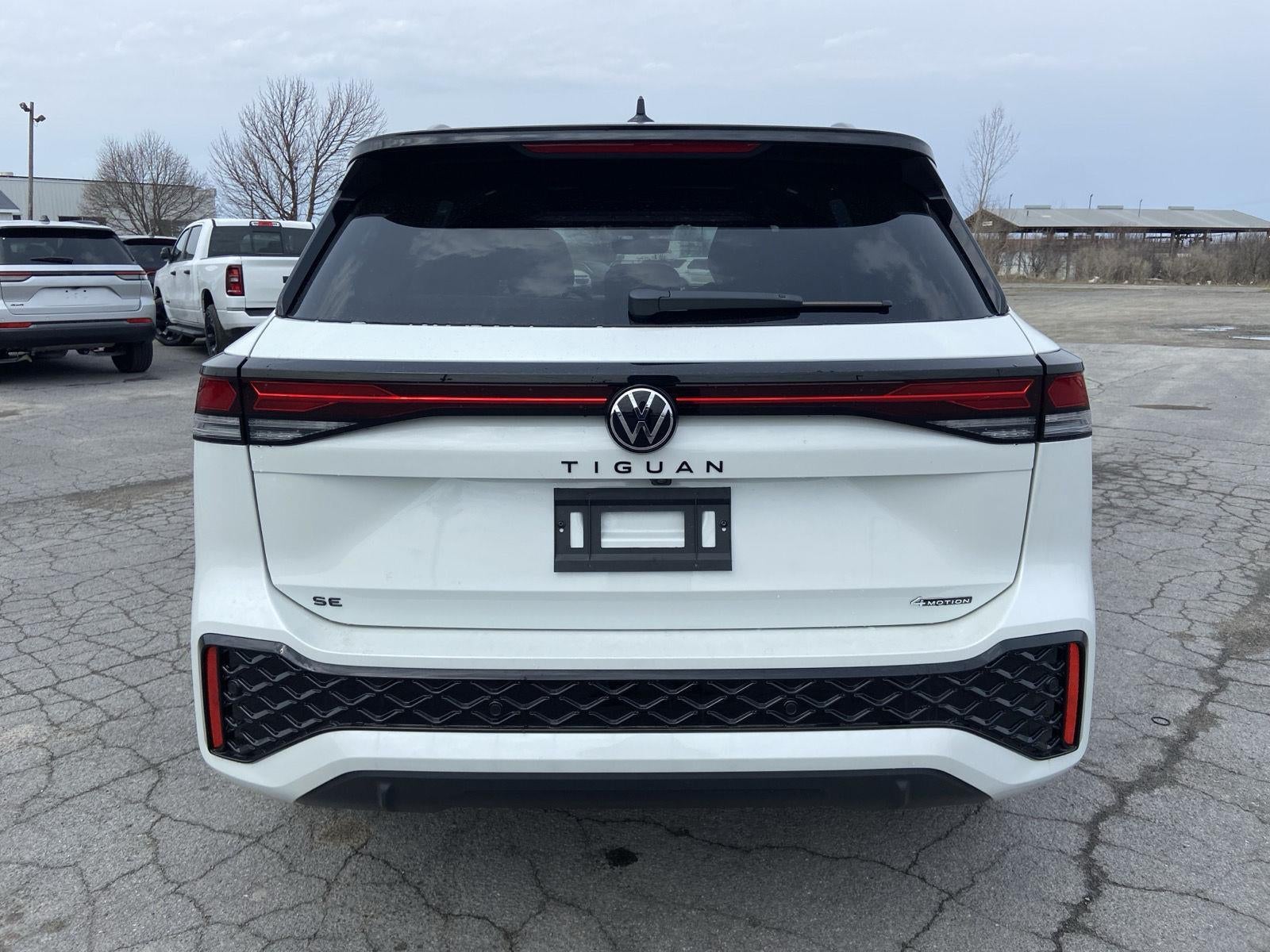 2026 Volkswagen Tiguan 2.0T SE R-Line Black