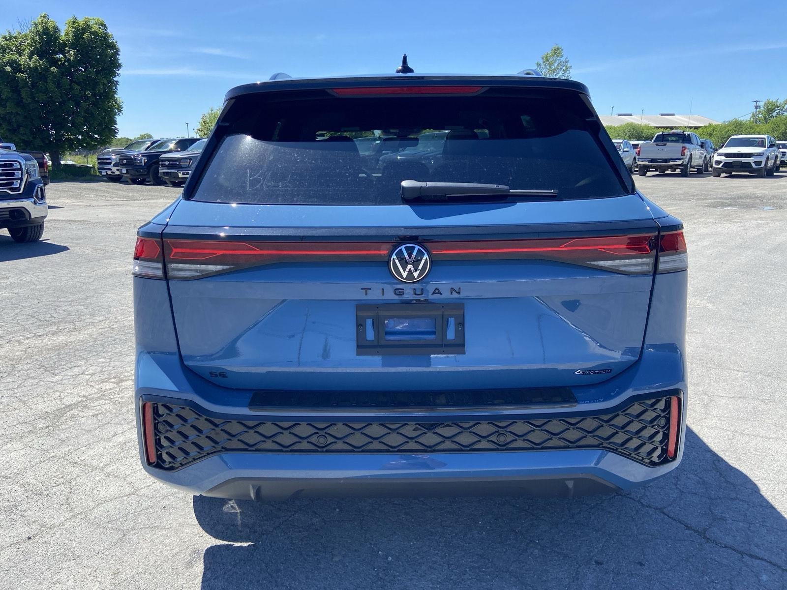 2026 Volkswagen Tiguan SE R-Line Black