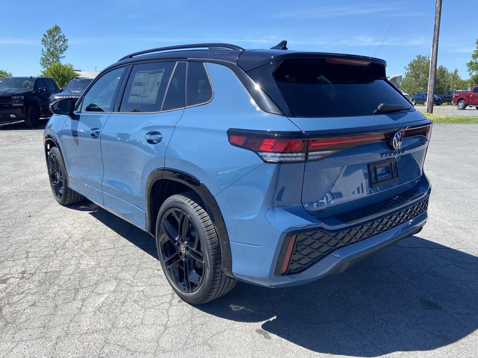 2026 Volkswagen Tiguan SE R-Line Black