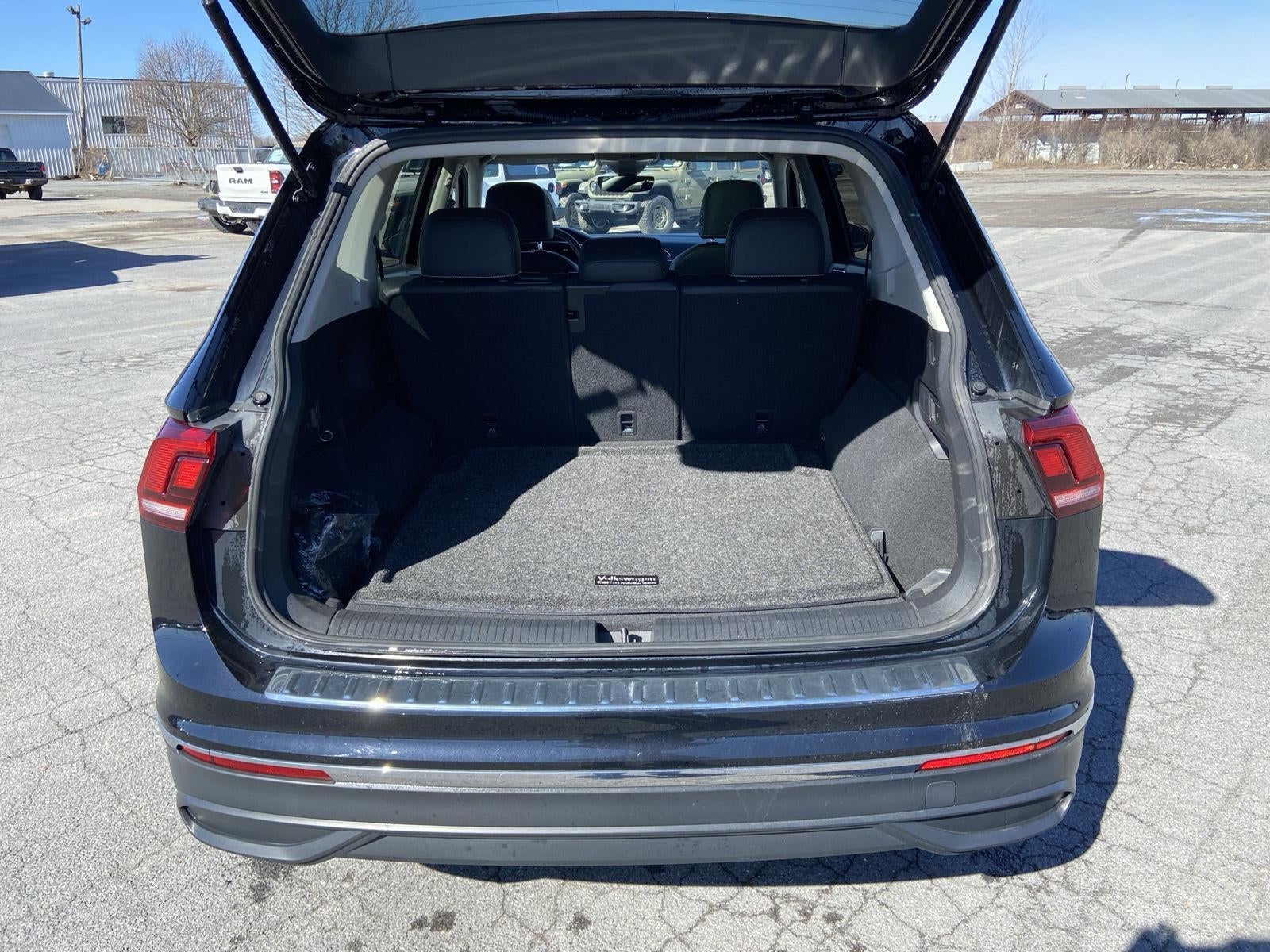 2023 Volkswagen Tiguan SE