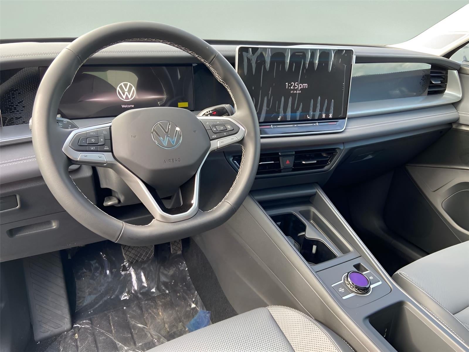 2025 Volkswagen Tiguan 2.0T SE