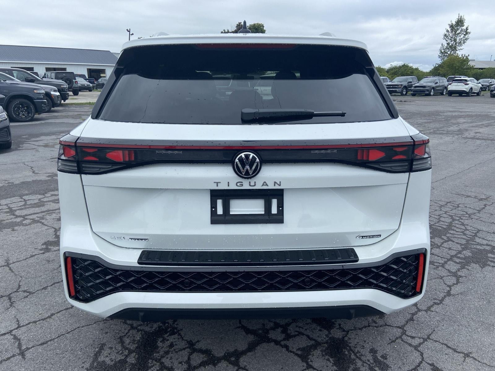 2026 Volkswagen Tiguan SEL R-Line Turbo