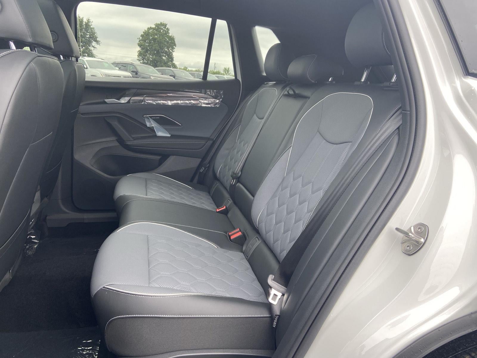 2026 Volkswagen Tiguan SEL R-Line Turbo