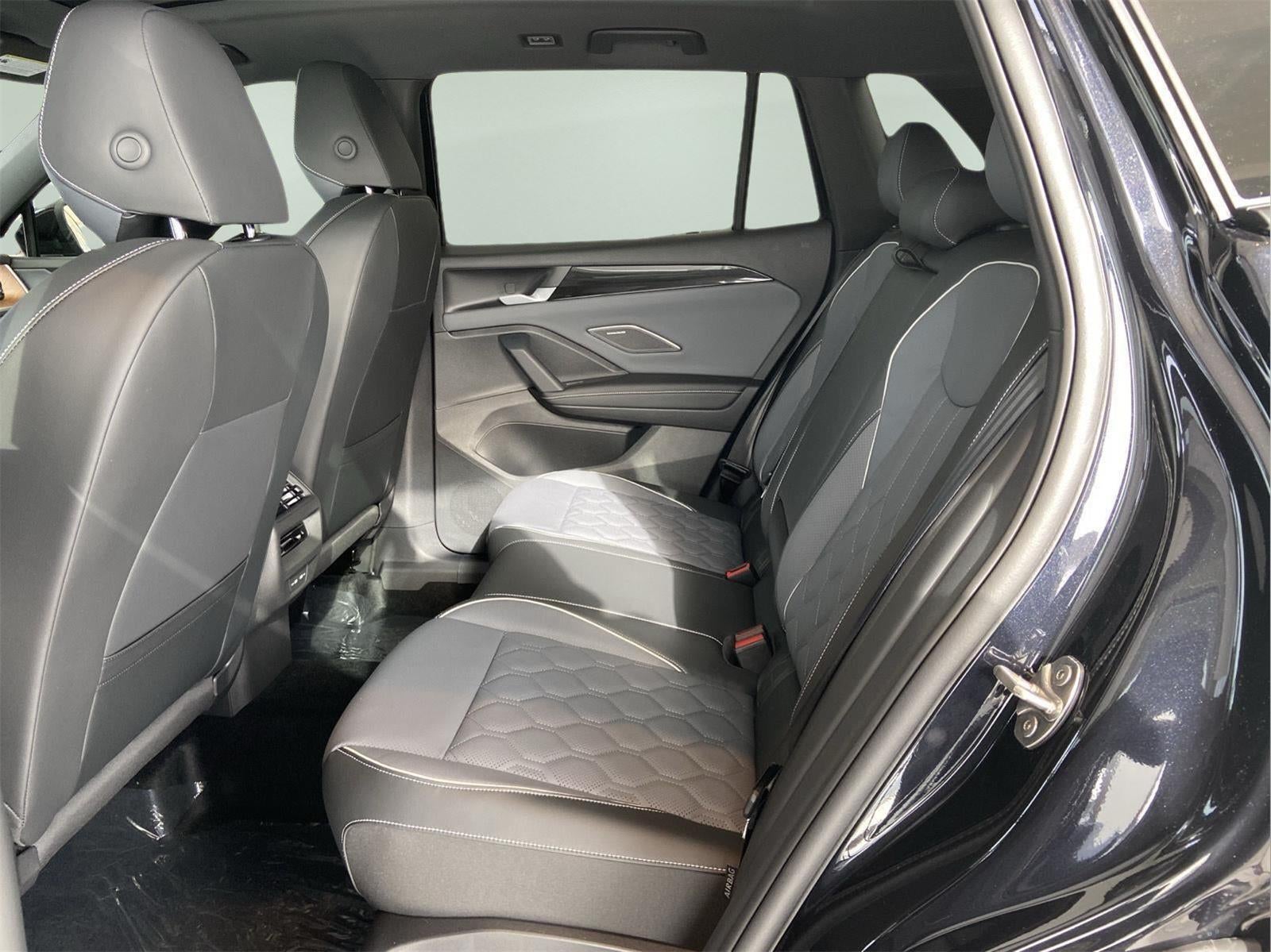 2026 Volkswagen Tiguan 2.0T SEL R-Line